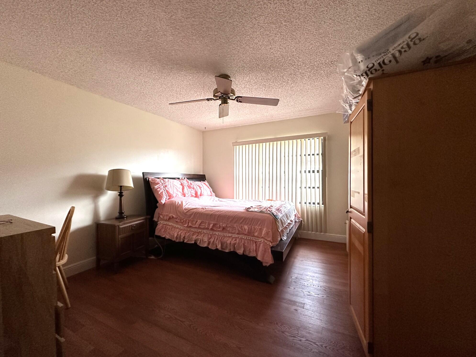 1040 Parkside Green Drive C Property Photo 14
