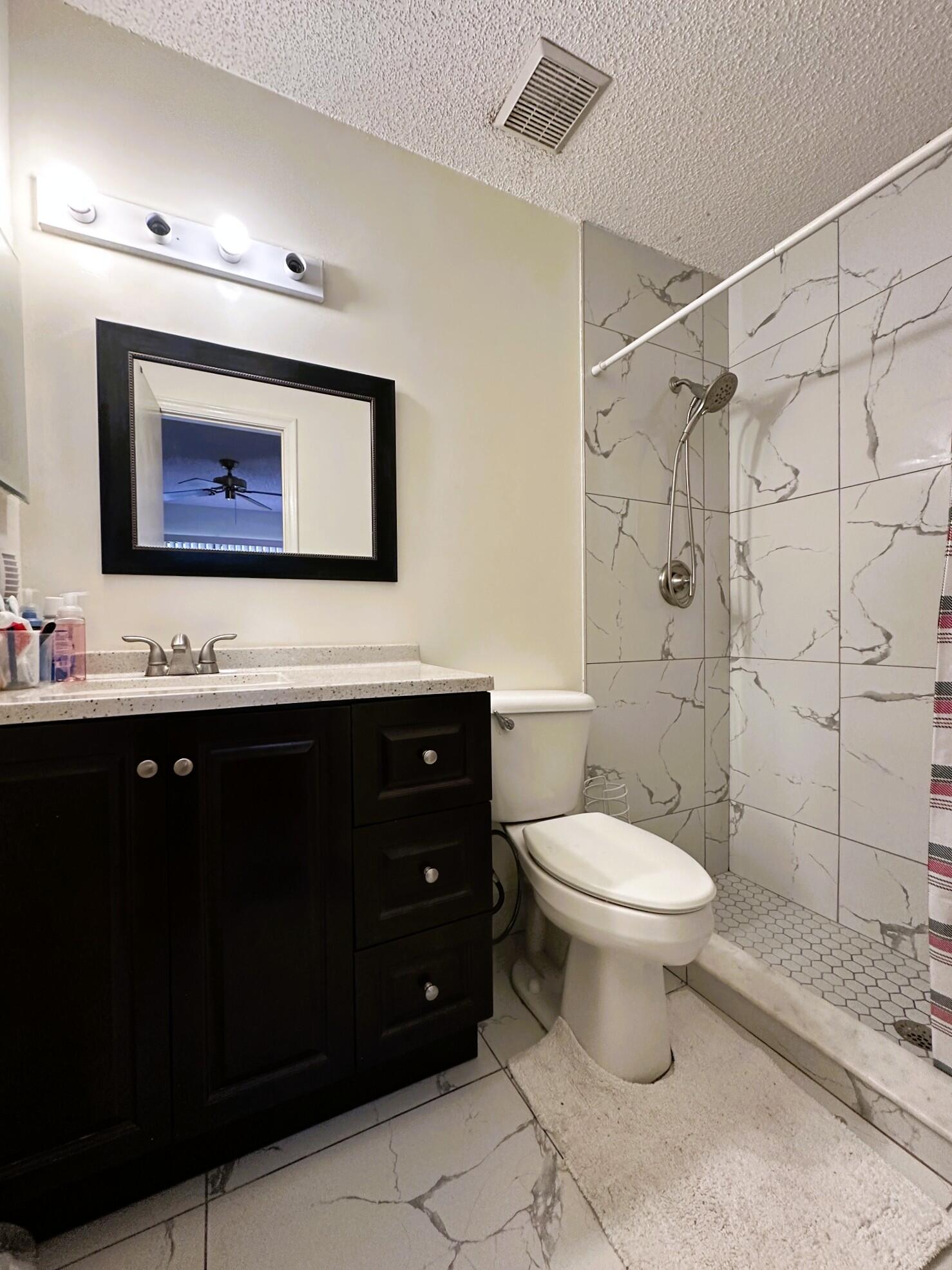 1040 Parkside Green Drive C Property Photo 16