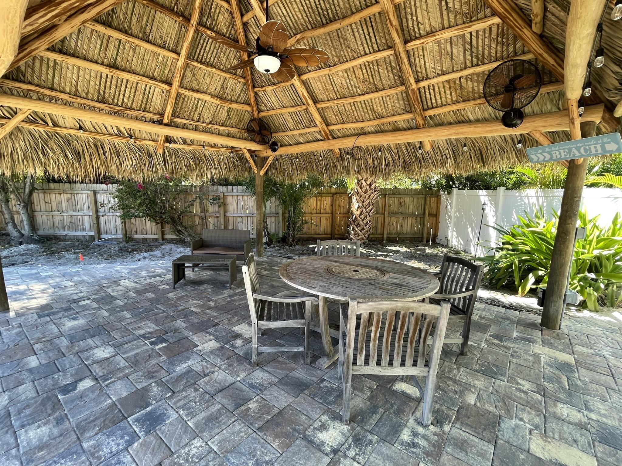 510 Banyan Way Property Photo 3