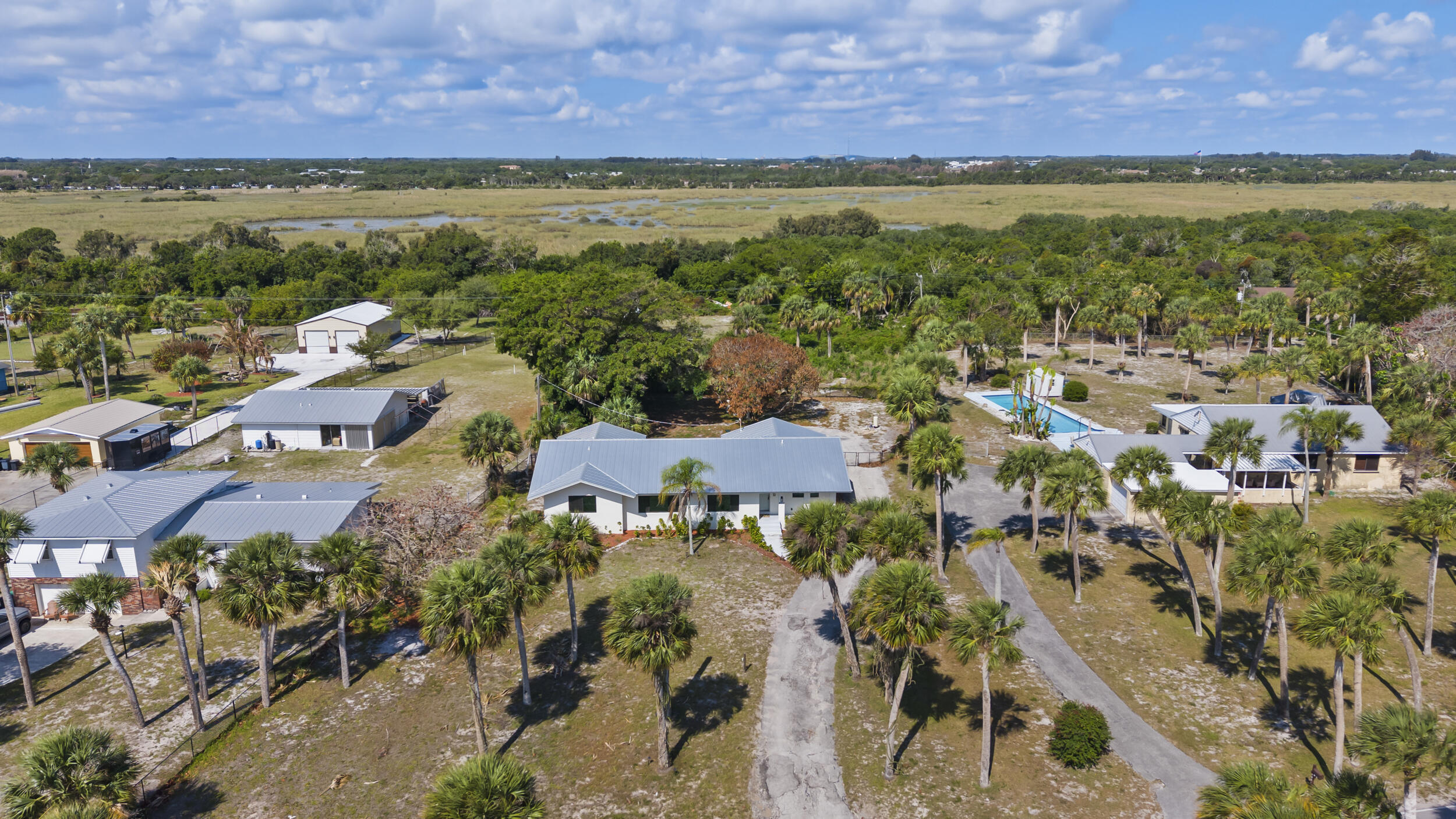 4003 S Indian River Drive Property Photo 1