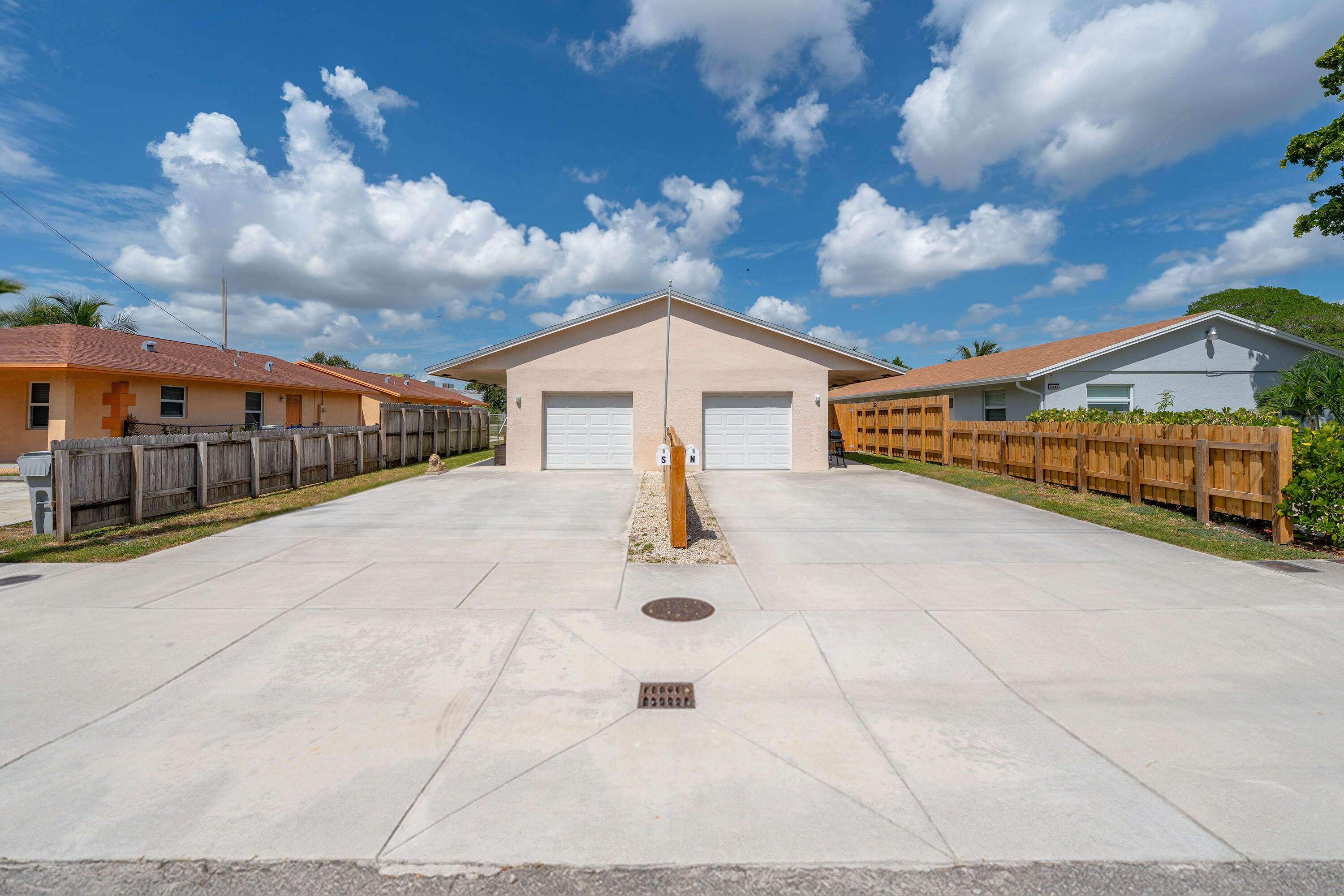 3411 NE 5 Avenue NE 1-2