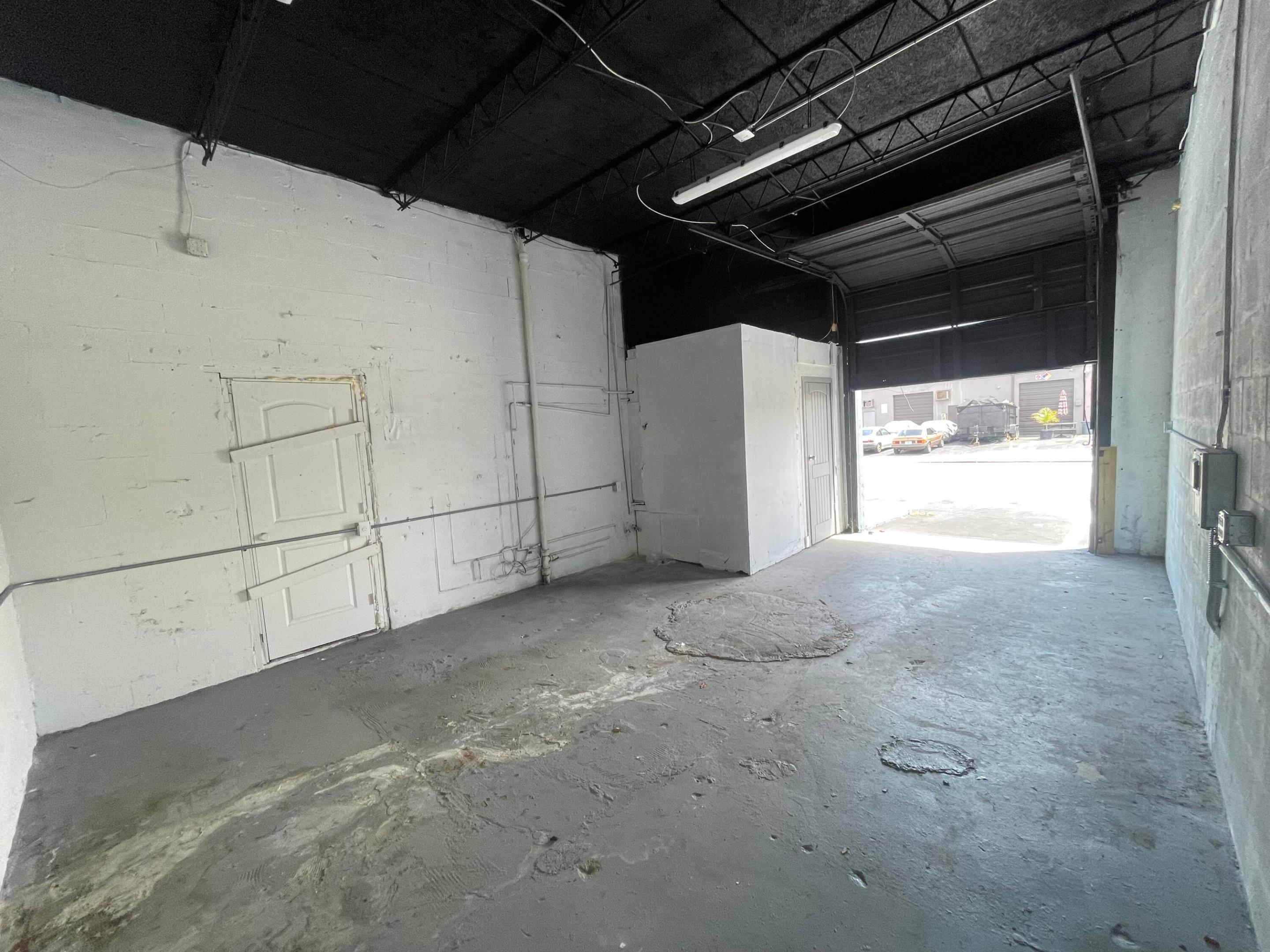 823 NW 45TH Street Property Photo 1
