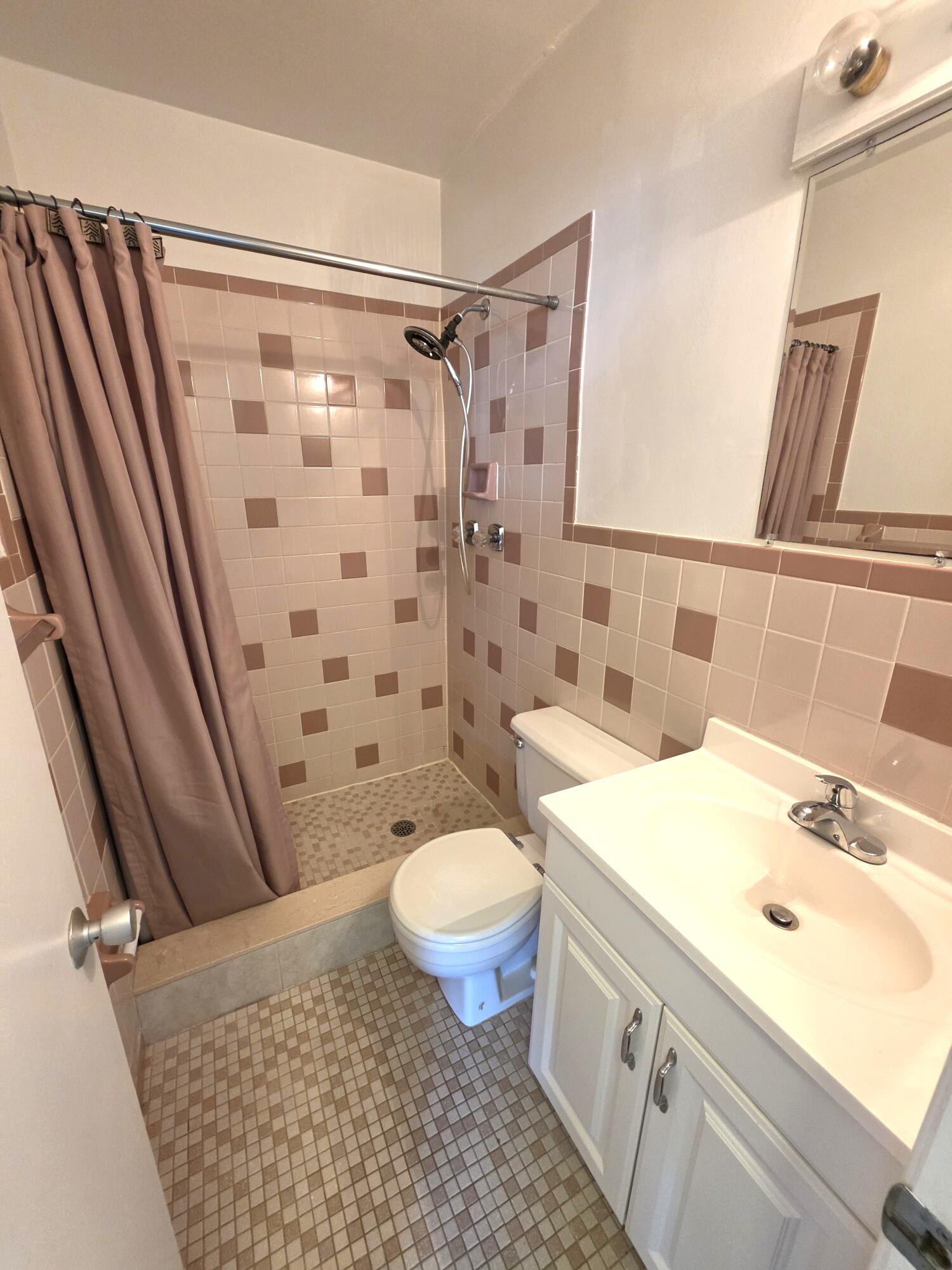 2100 Ne 38th Street 219 Property Photo 13