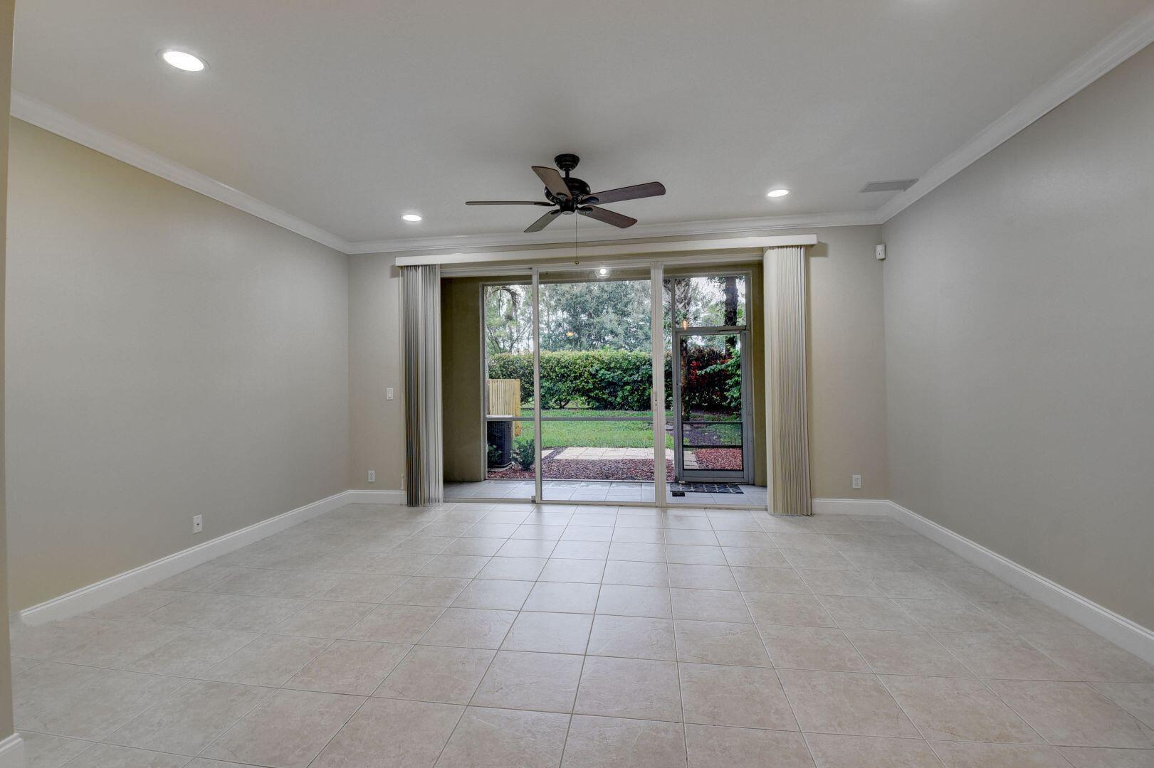 9113 Tremezzo Lane Property Photo 8
