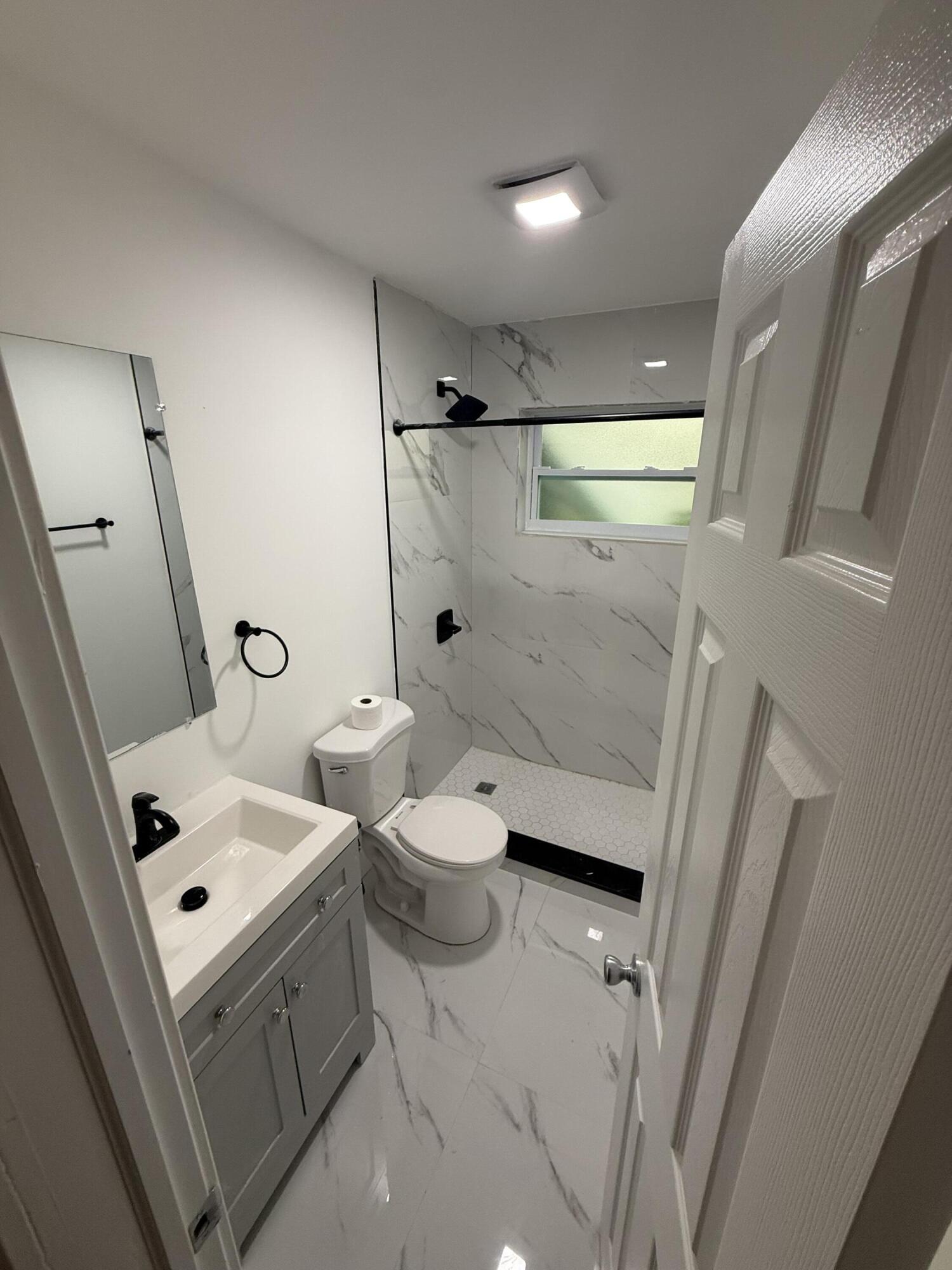 1005 Sw 3rd Way Property Photo 5