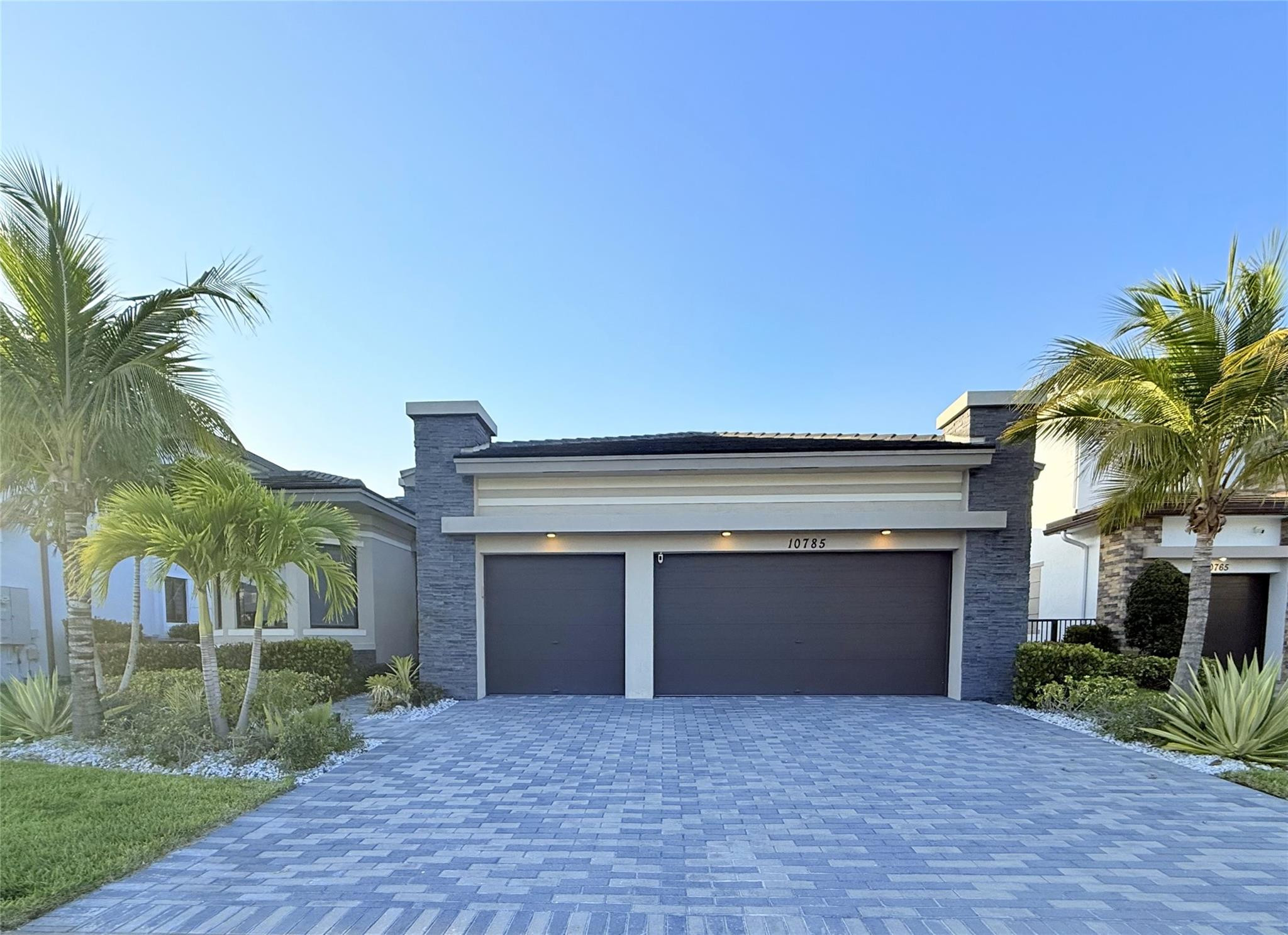 10785 Coral Street Property Photo 1