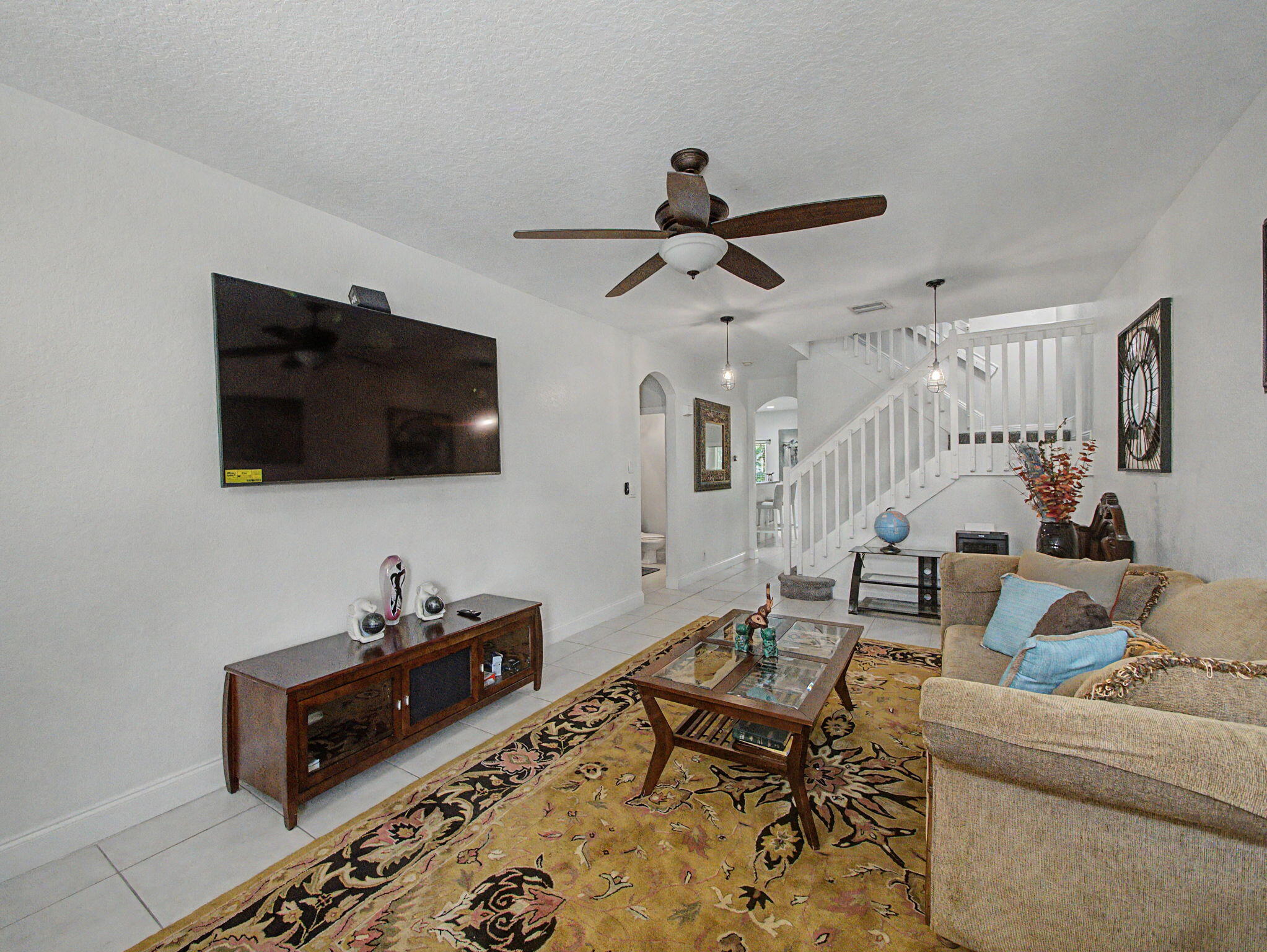 206 Birch Street Property Photo 5