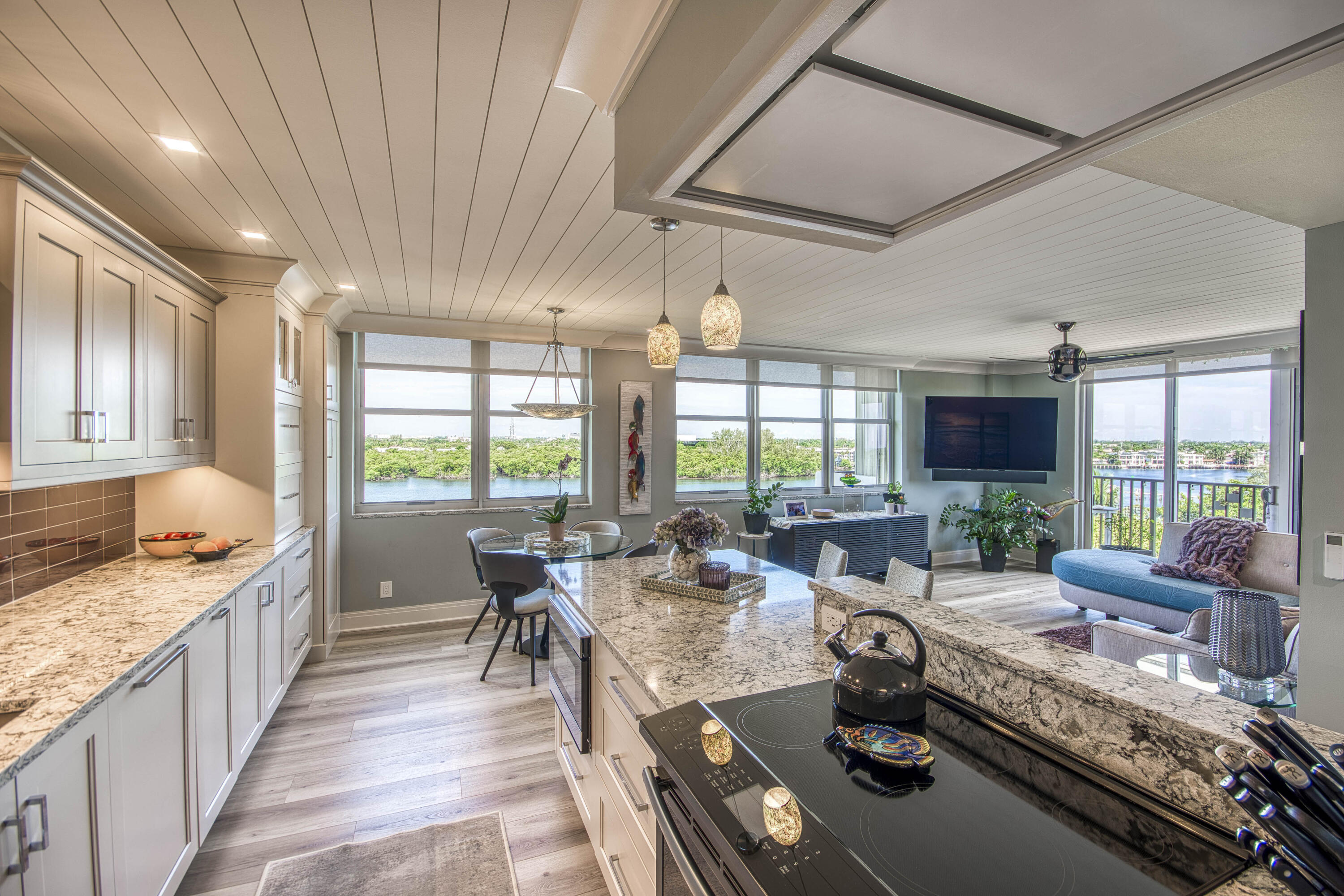 2121 N Ocean Boulevard 708w Property Photo 6