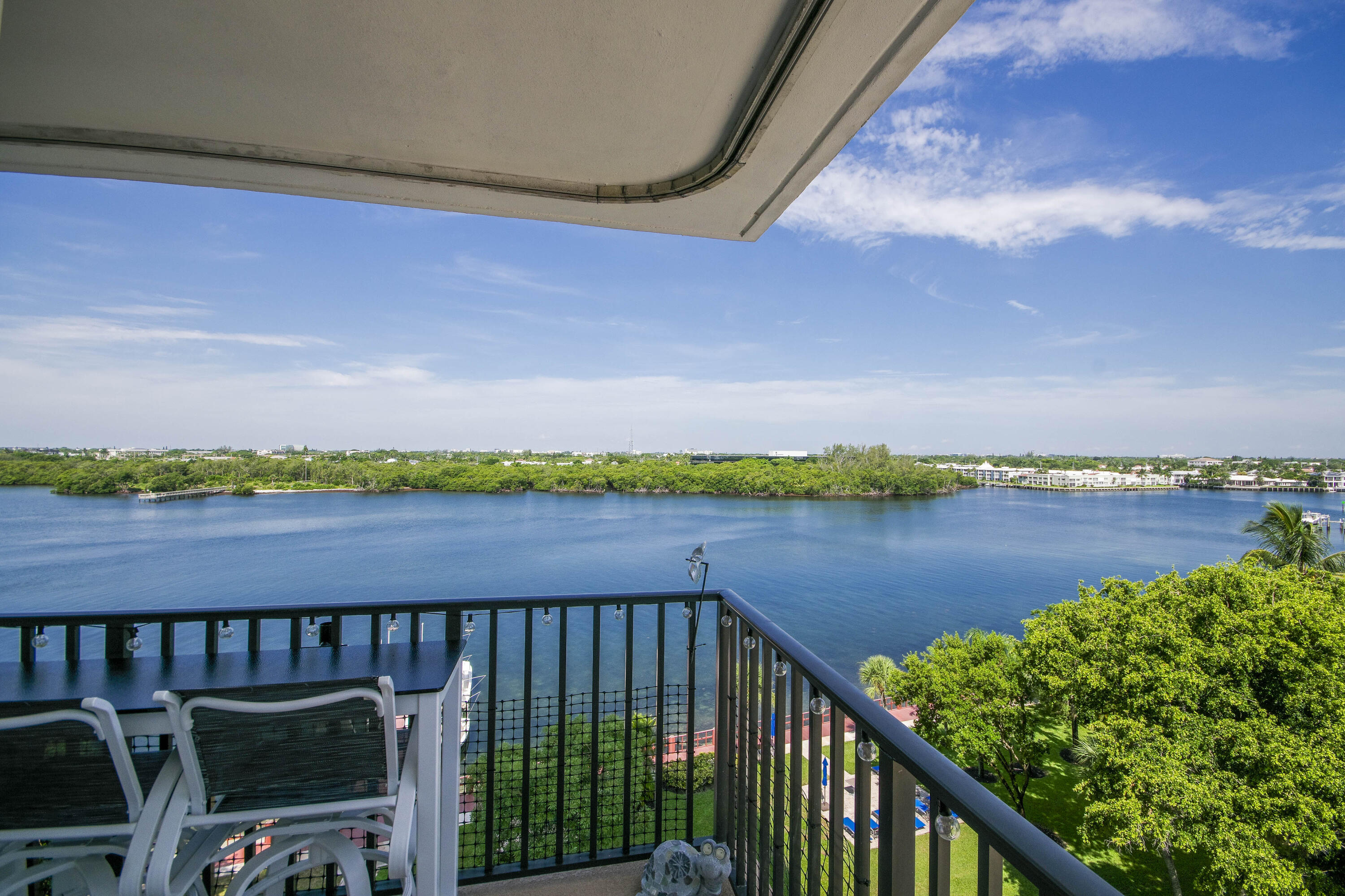 2121 N Ocean Boulevard 708w Property Photo 16