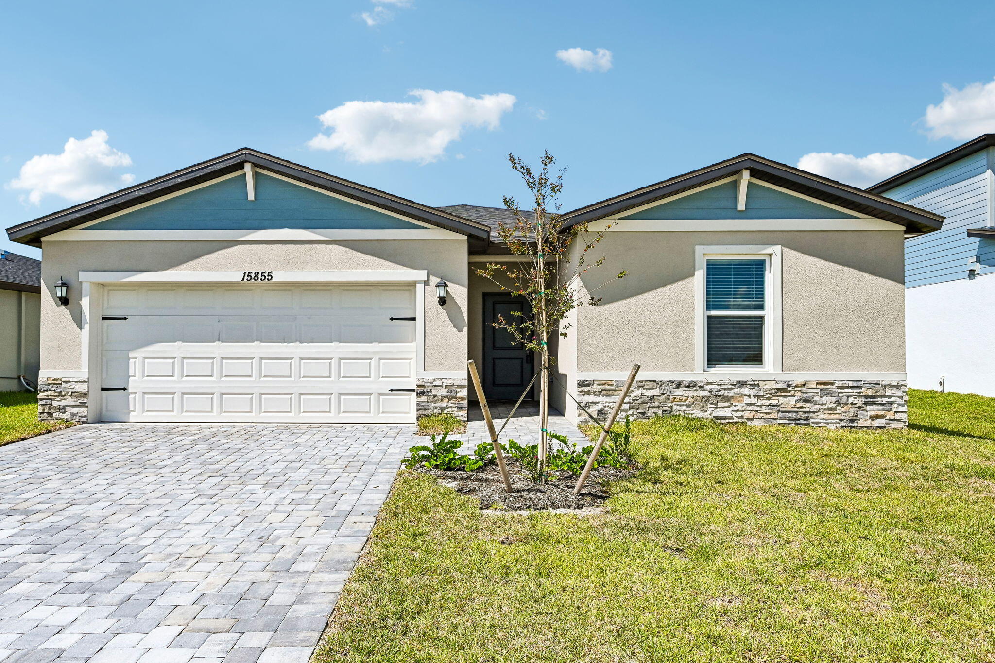 15855 Sw Vine Drive Property Photo 1