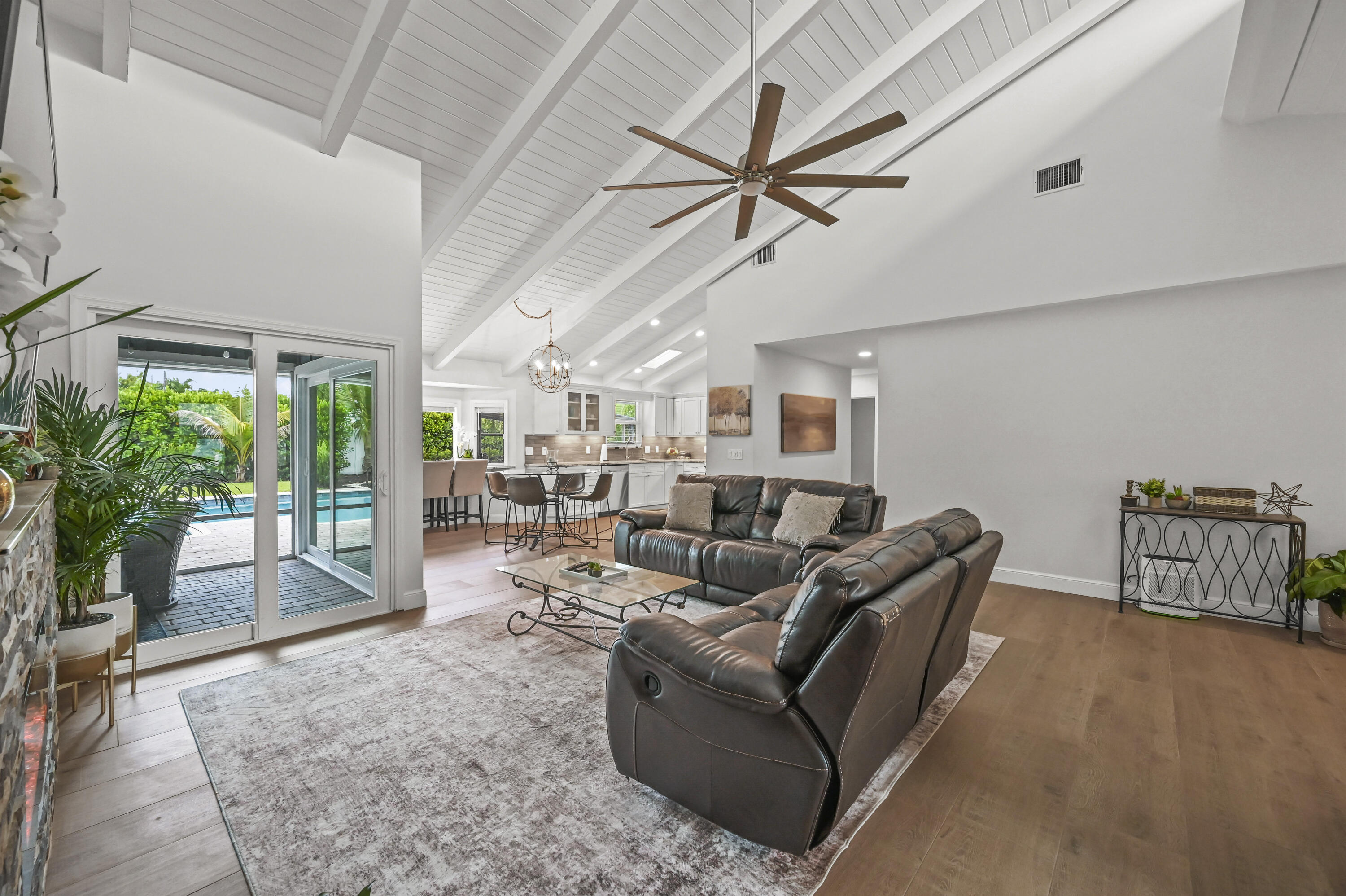 1102 Kriss Lane Property Photo 6