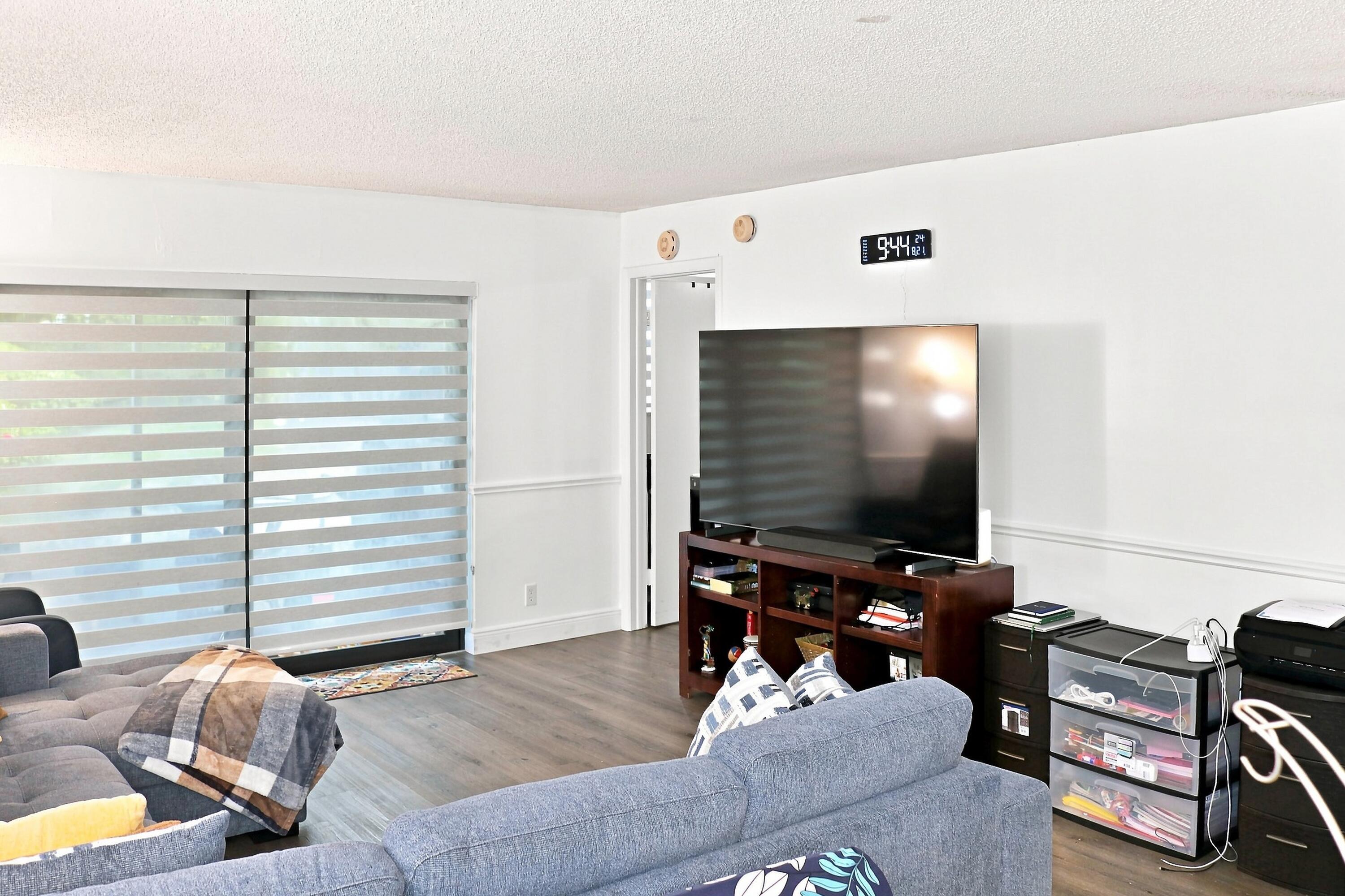 6575 W Oakland Park Boulevard 101 Property Photo 32