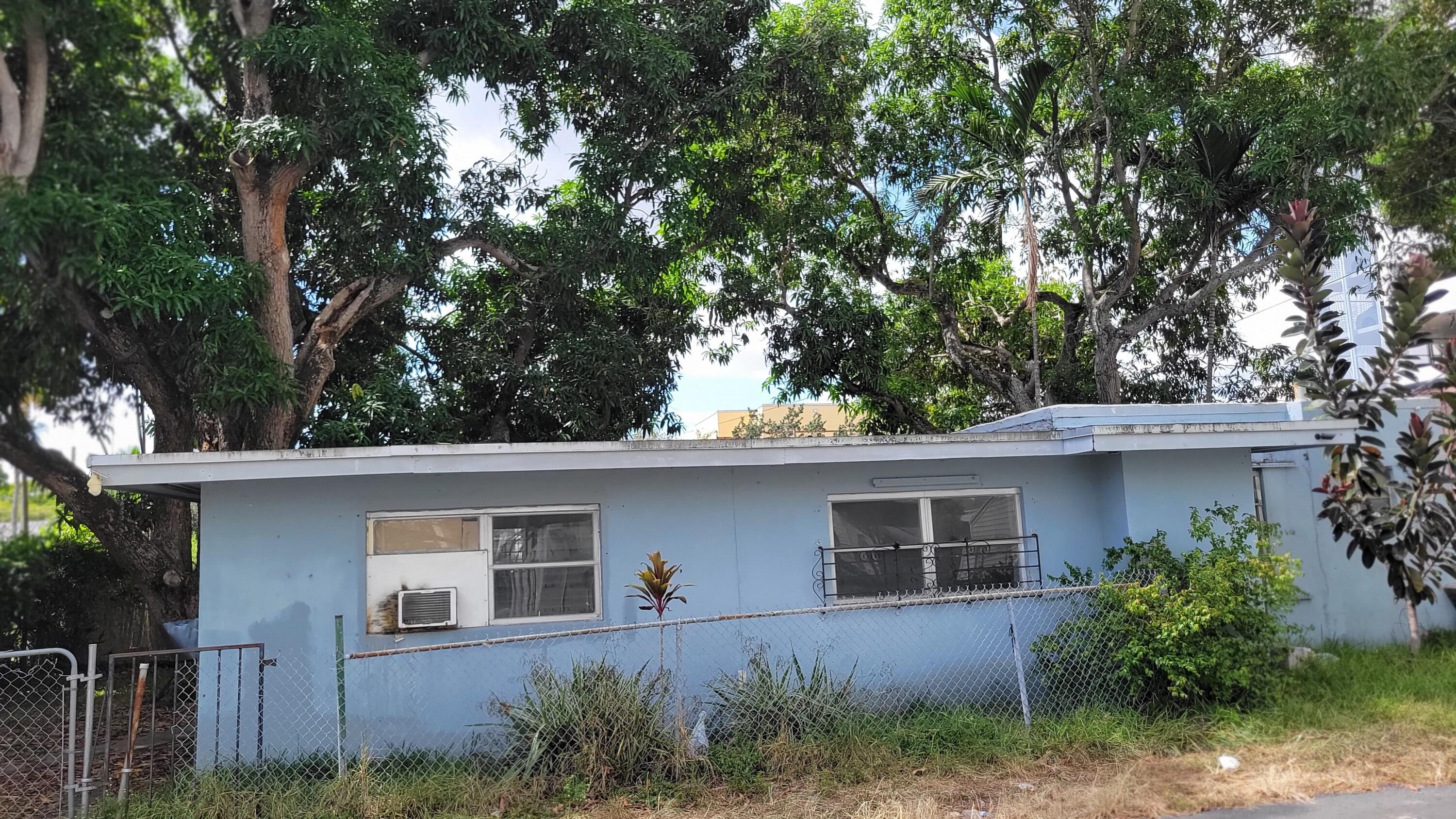 1735 Jackson Street Rear Property Photo 1
