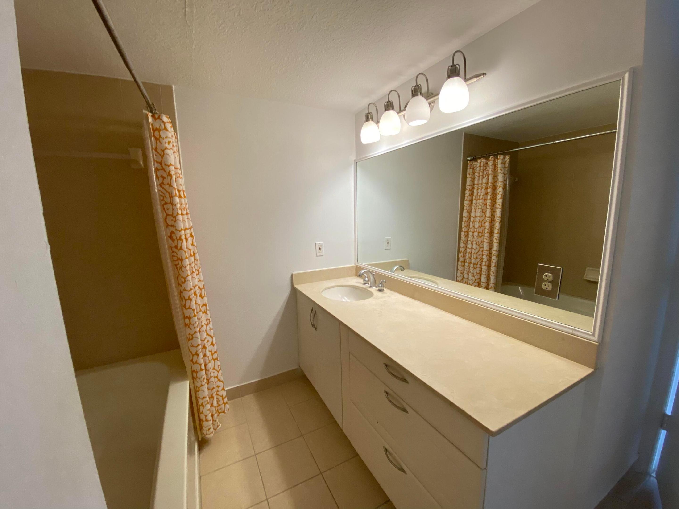 511 Lucerne Avenue 313 Property Photo 10