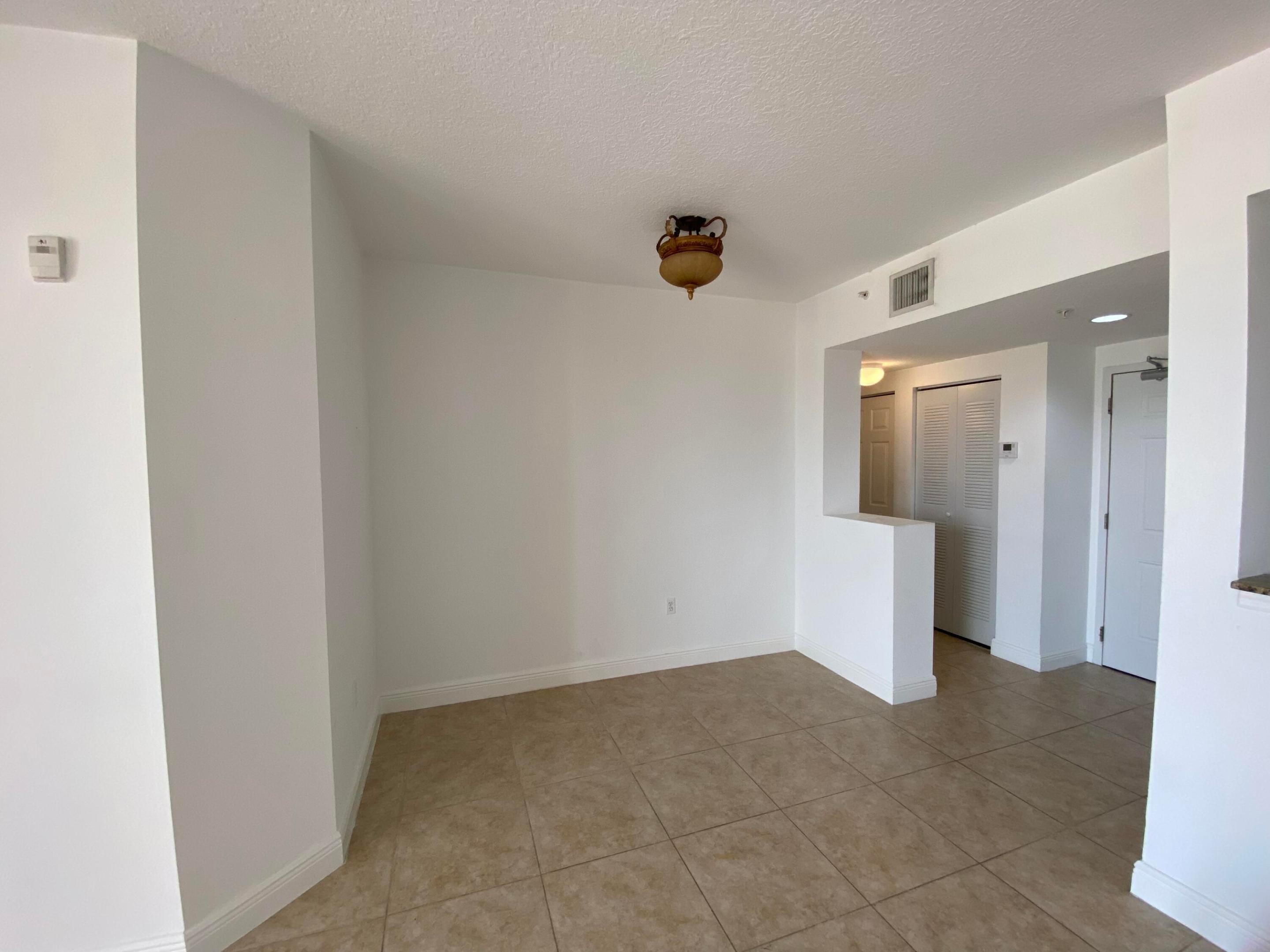 511 Lucerne Avenue 313 Property Photo 13