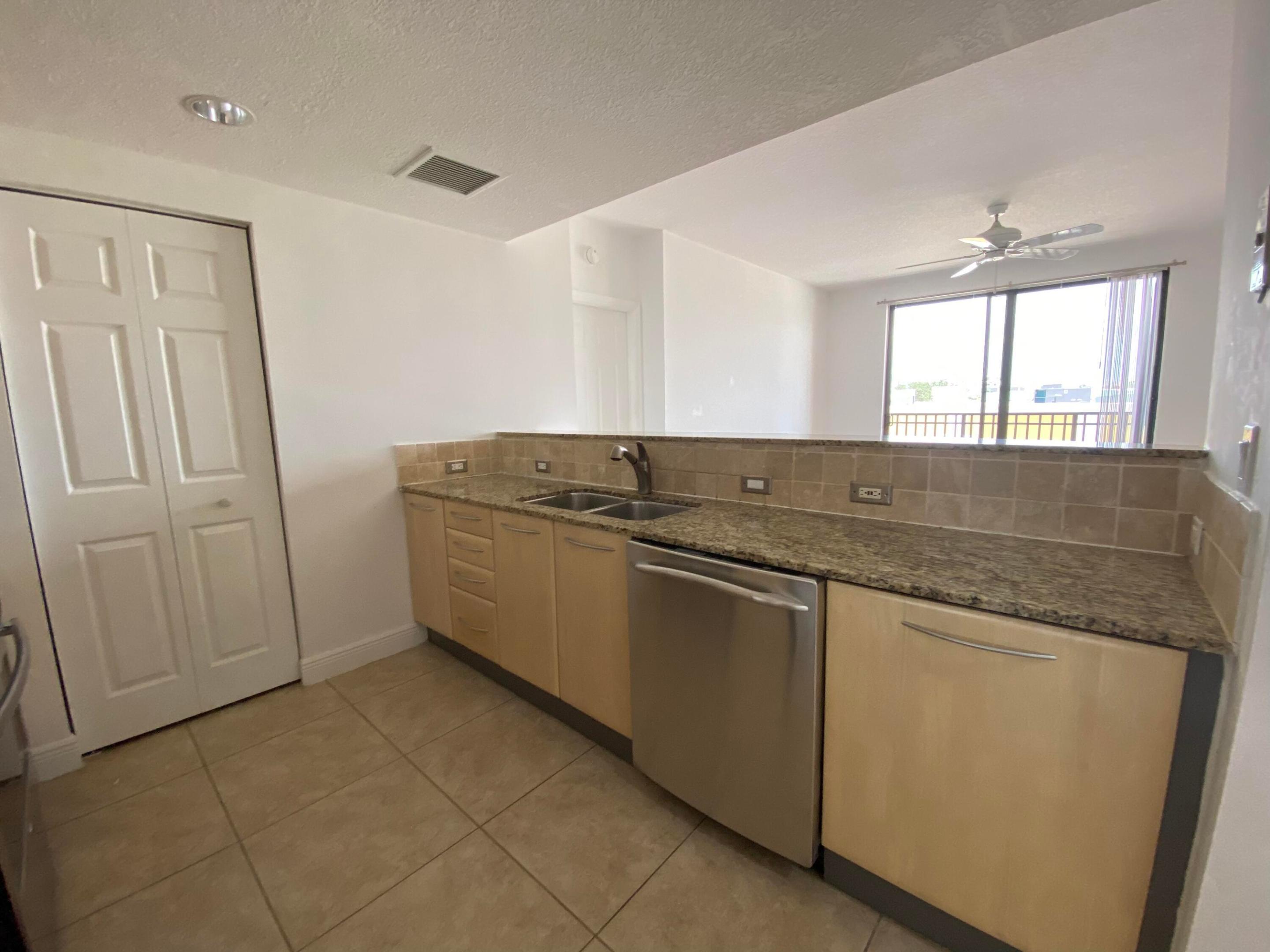 511 Lucerne Avenue 313 Property Photo 14