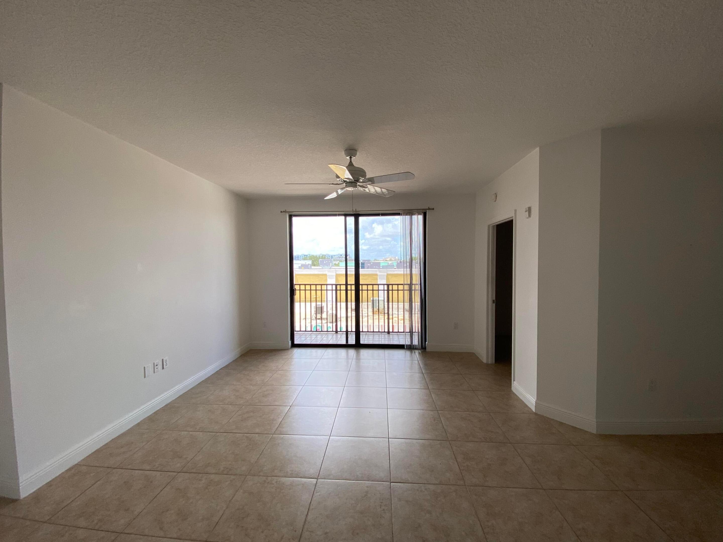 511 Lucerne Avenue 313 Property Photo 16