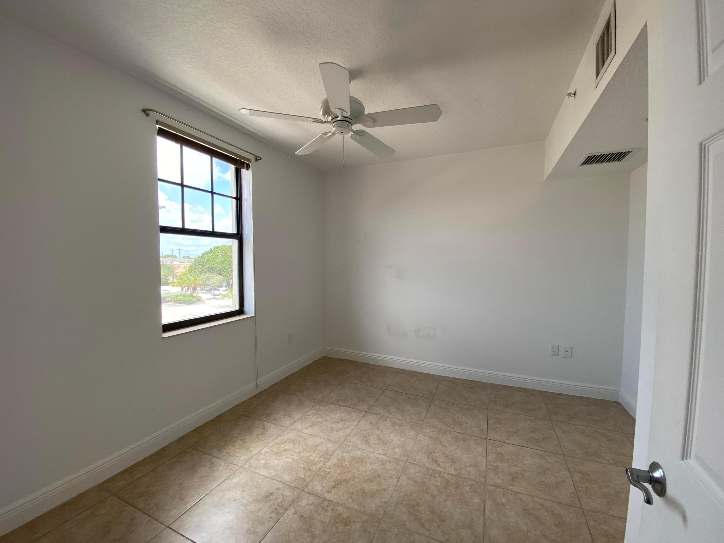511 Lucerne Avenue 313 Property Photo 17