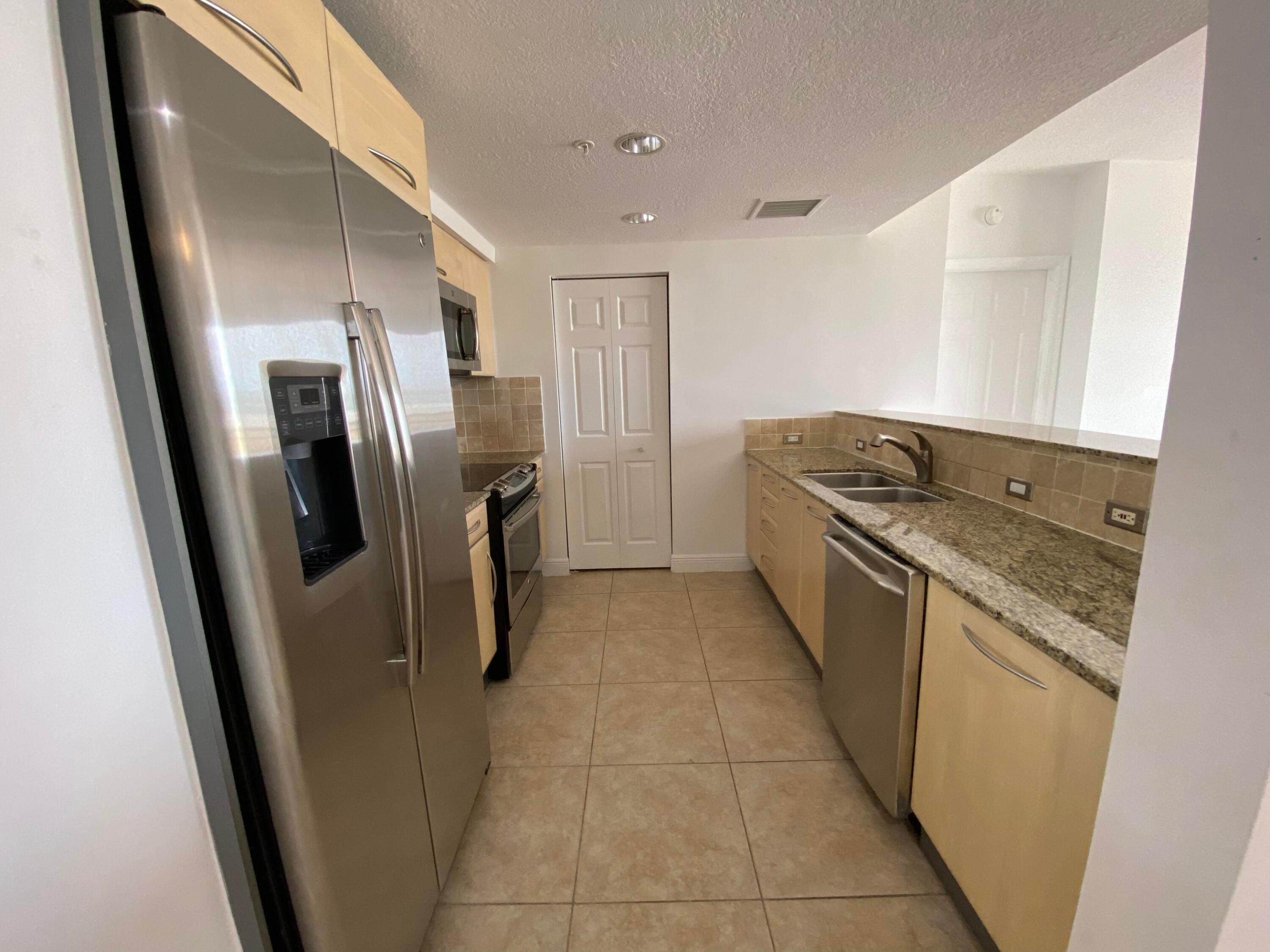 511 Lucerne Avenue 313 Property Photo 19