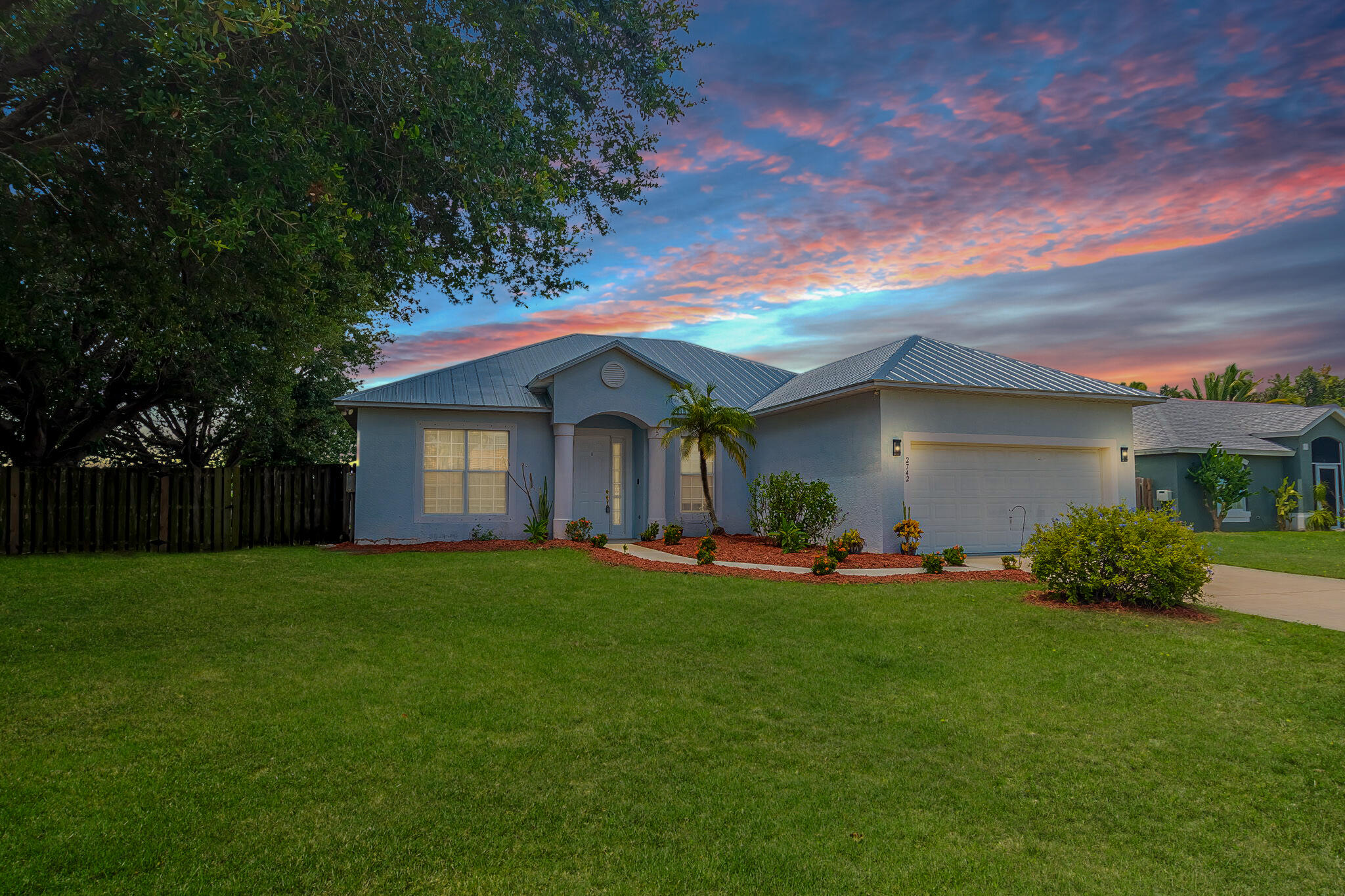 2742 Sw Slade Place Property Photo 1