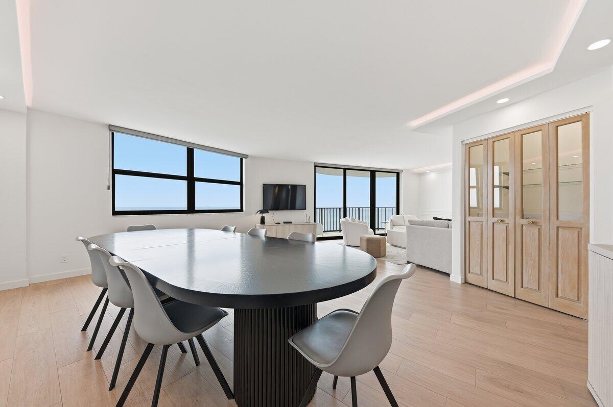 5420 N Ocean Drive Property Photo 8