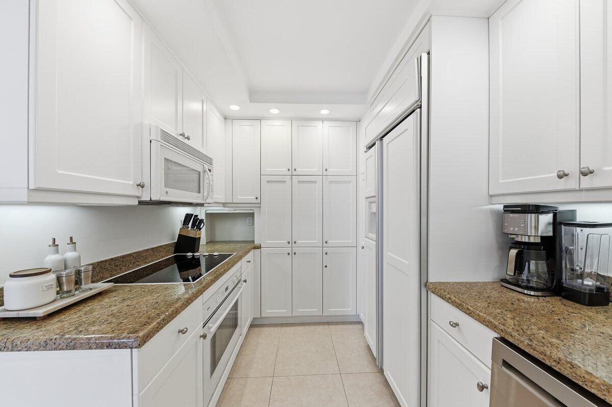 5420 N Ocean Drive Property Photo 10