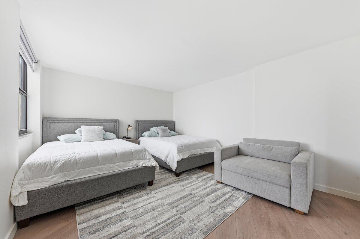 5420 N Ocean Drive Property Photo 18