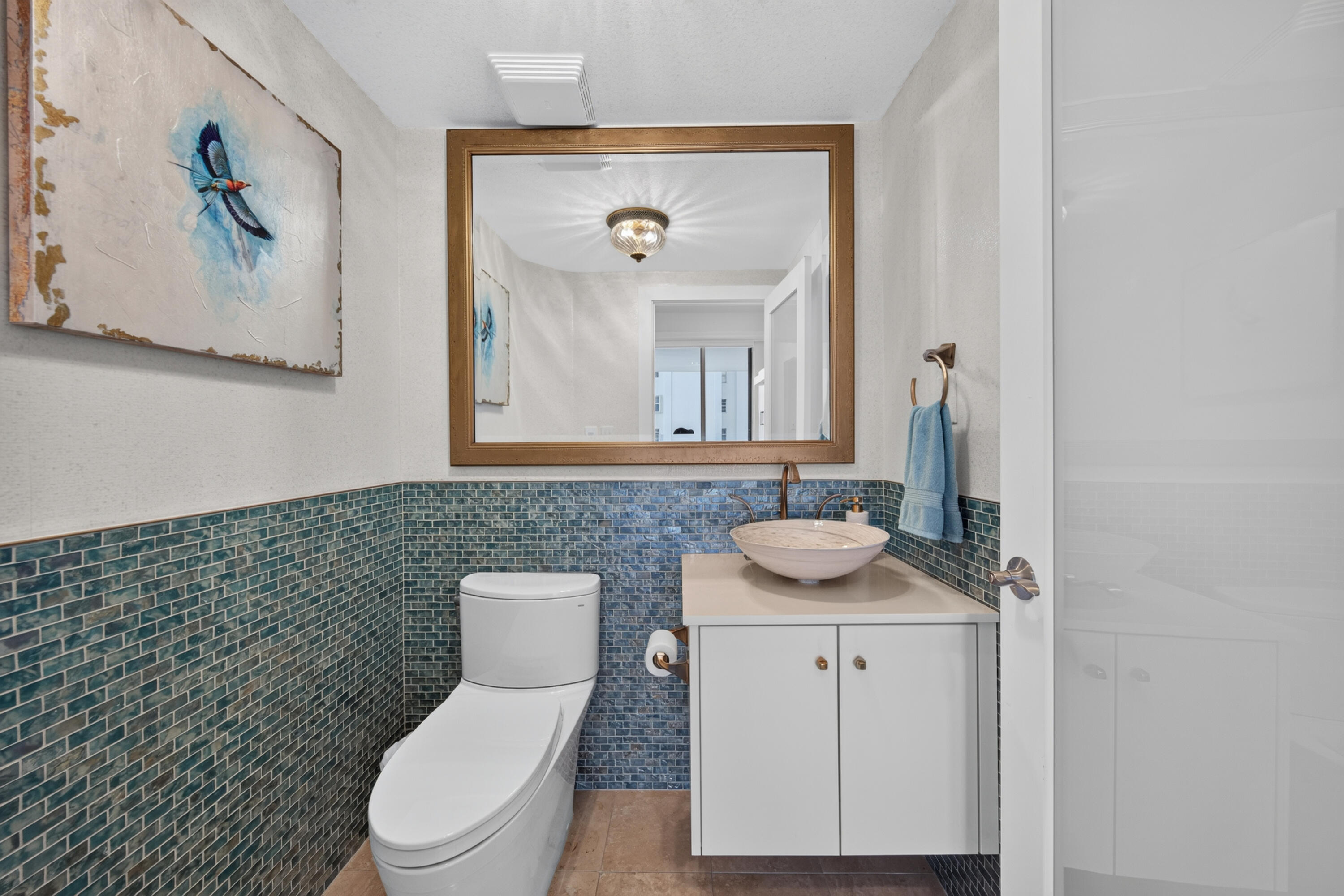 100 S Birch Road 701b Property Photo 11