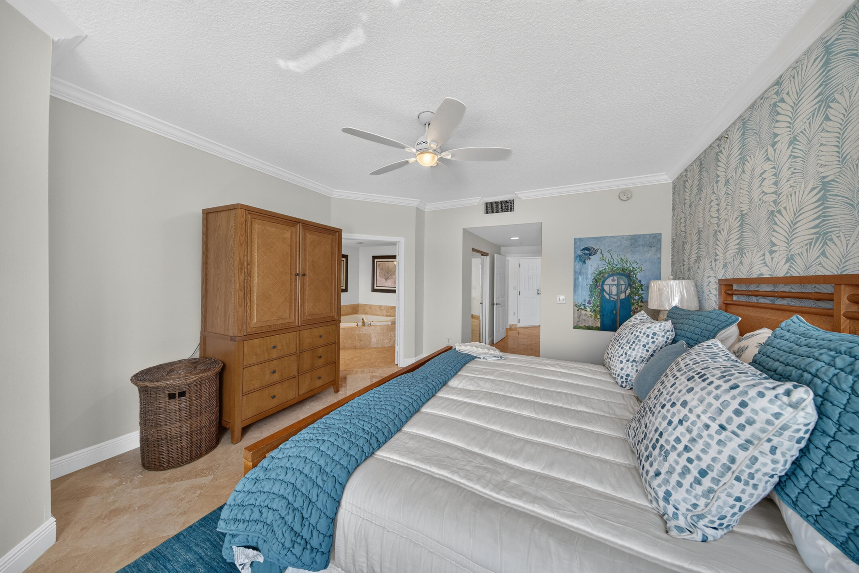 100 S Birch Road 701b Property Photo 34