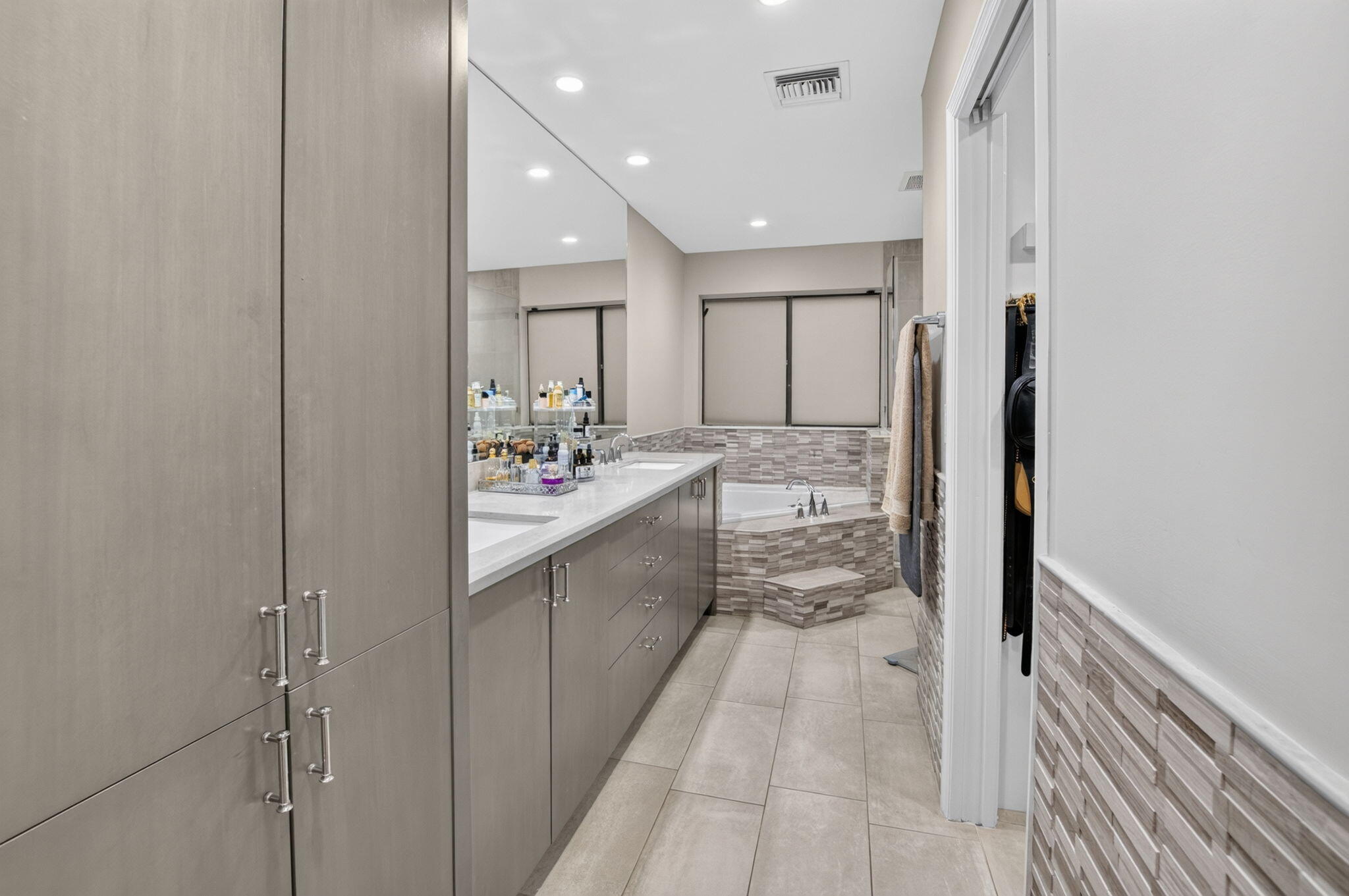 7658 Solimar Circle Property Photo 38