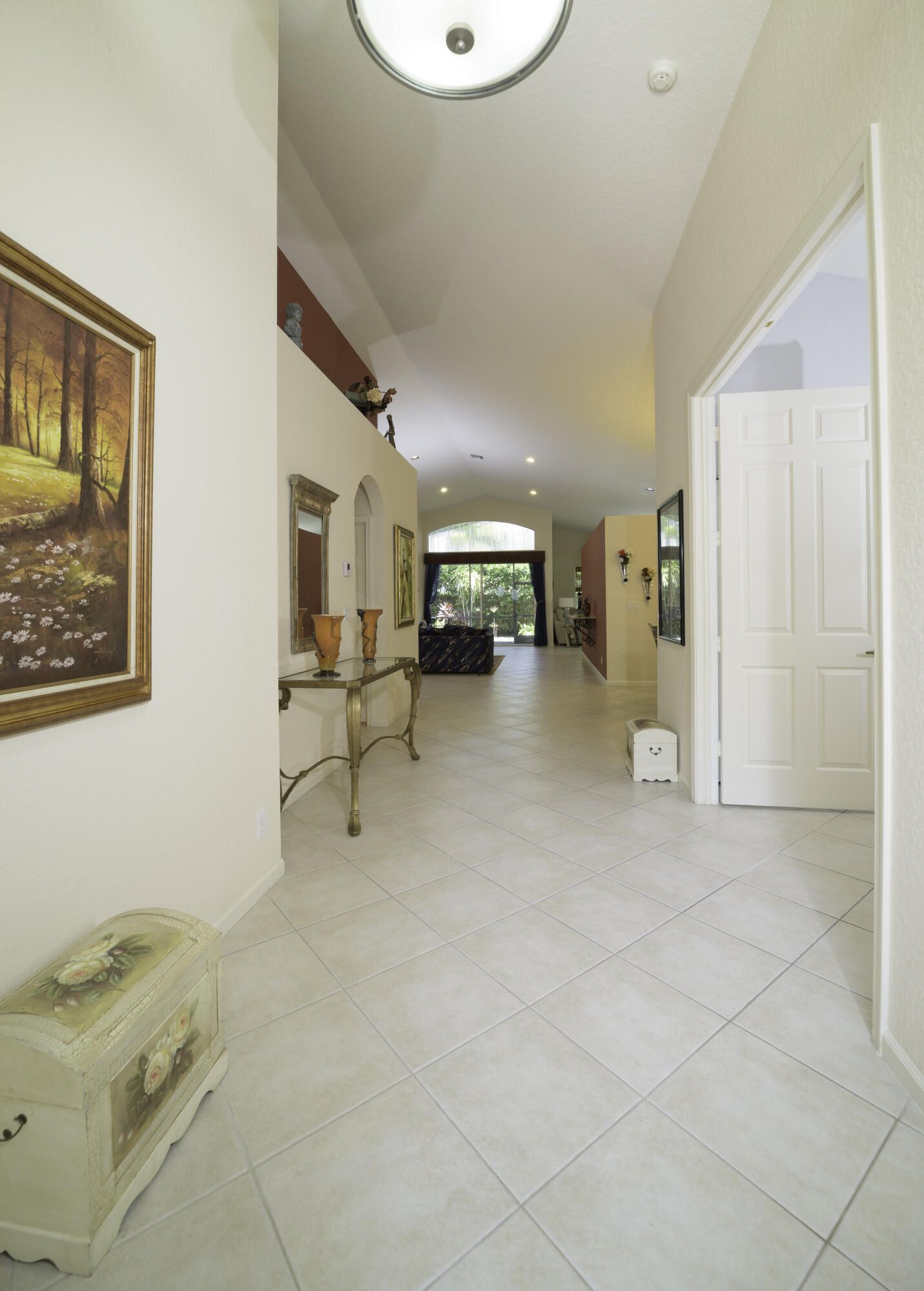 10052 Diamond Lake Drive Property Photo 4