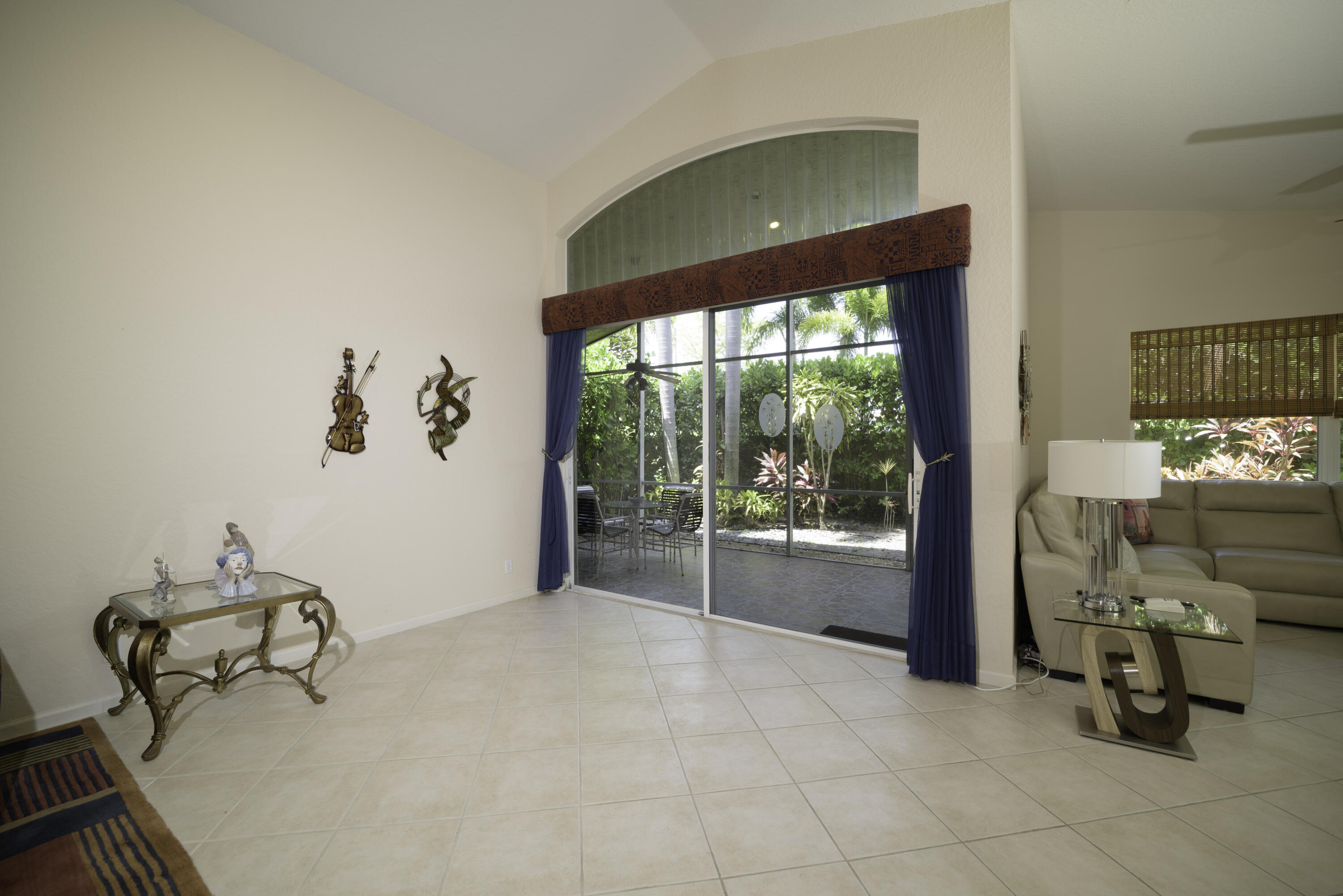 10052 Diamond Lake Drive Property Photo 10