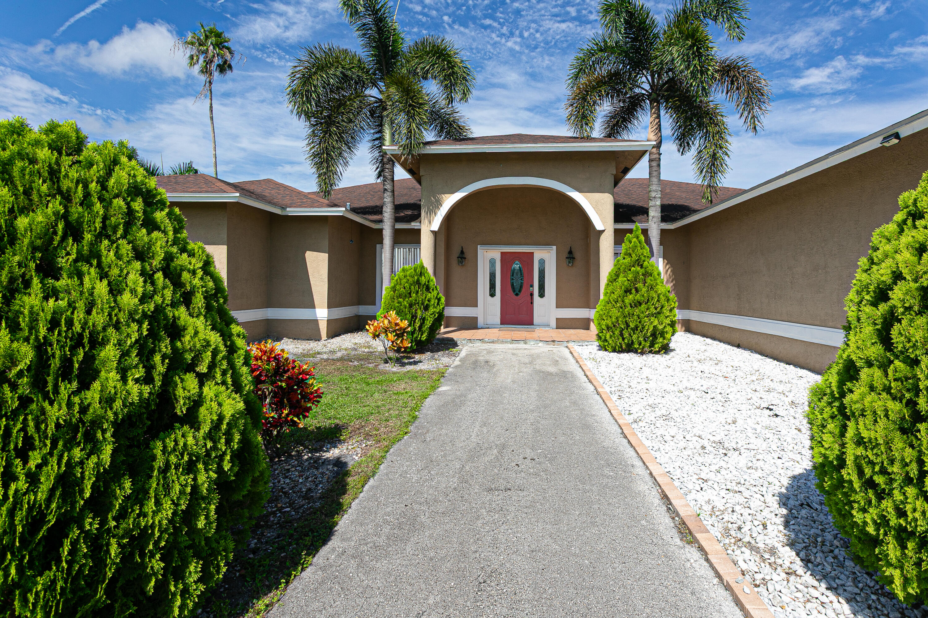 173 S Greenstar Avenue Property Photo 2