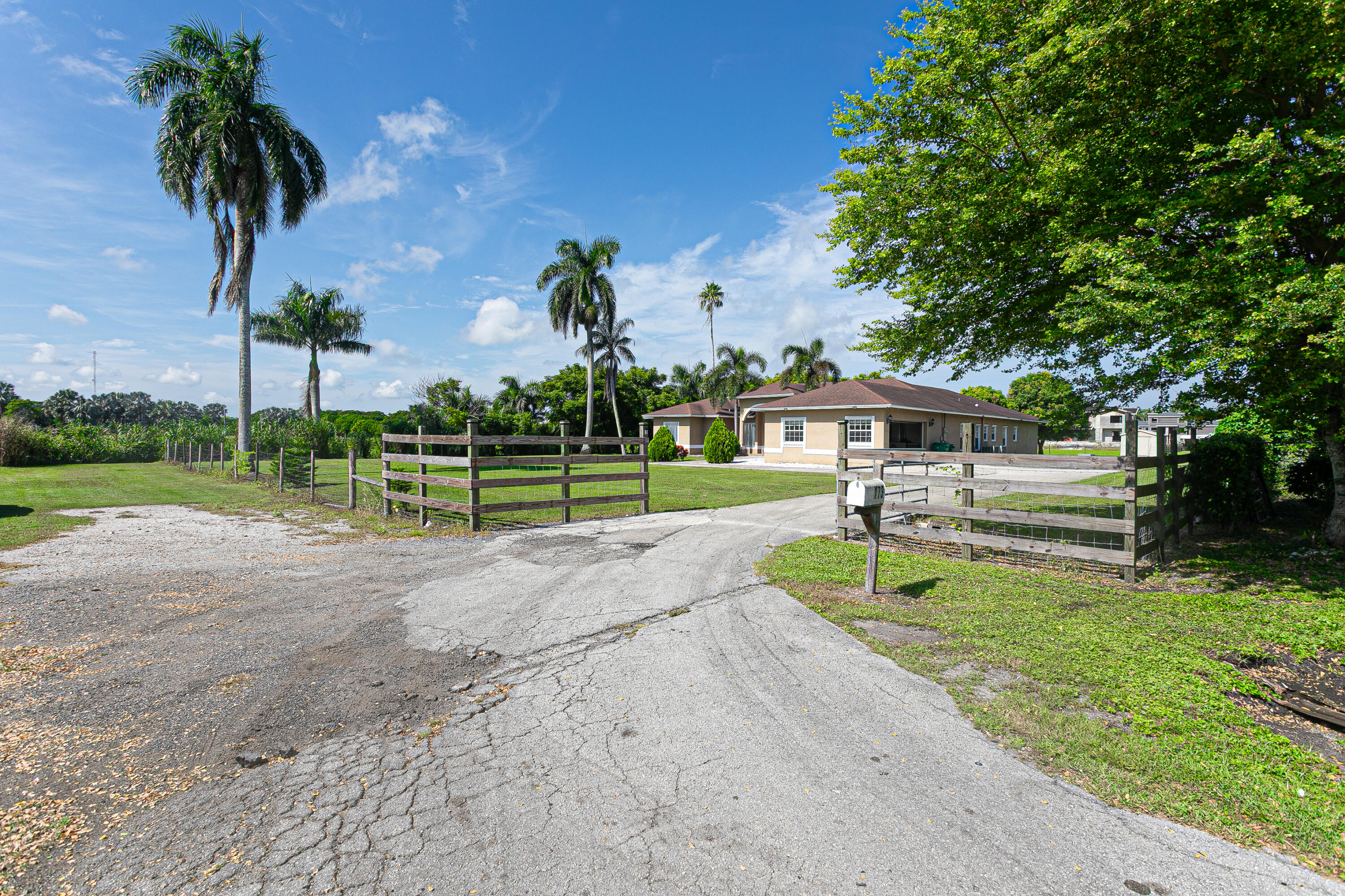 173 S Greenstar Avenue Property Photo 18