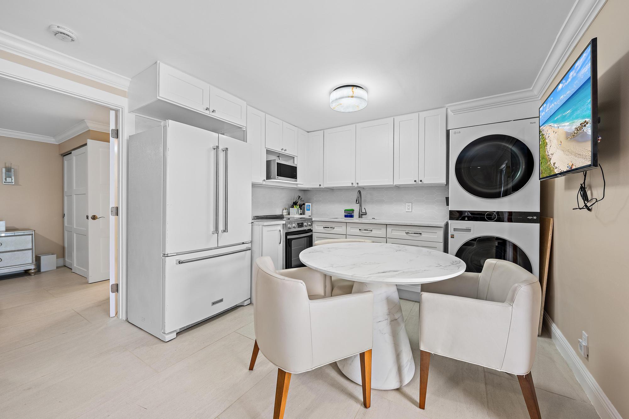 447 27th Street Property Photo 2