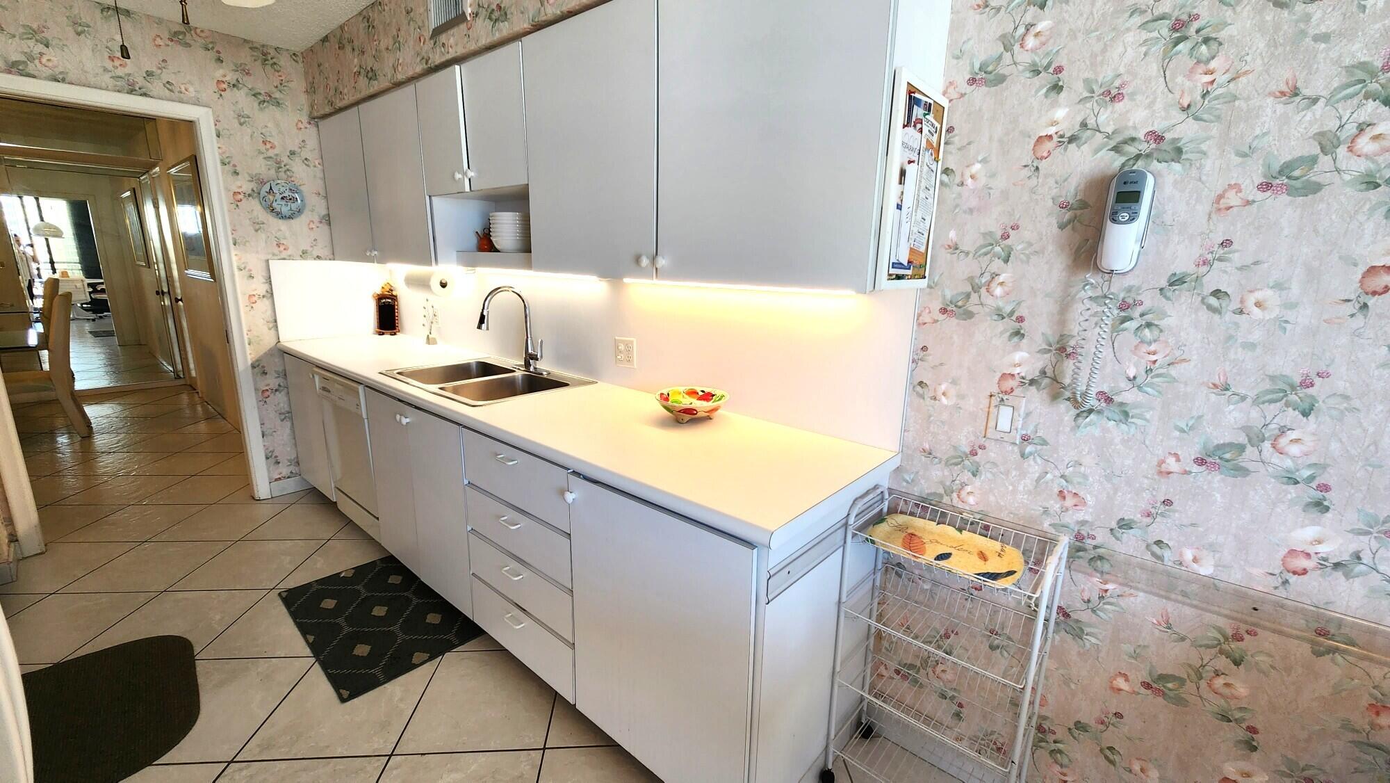 3400 N Ocean Drive 1703 Property Photo 13
