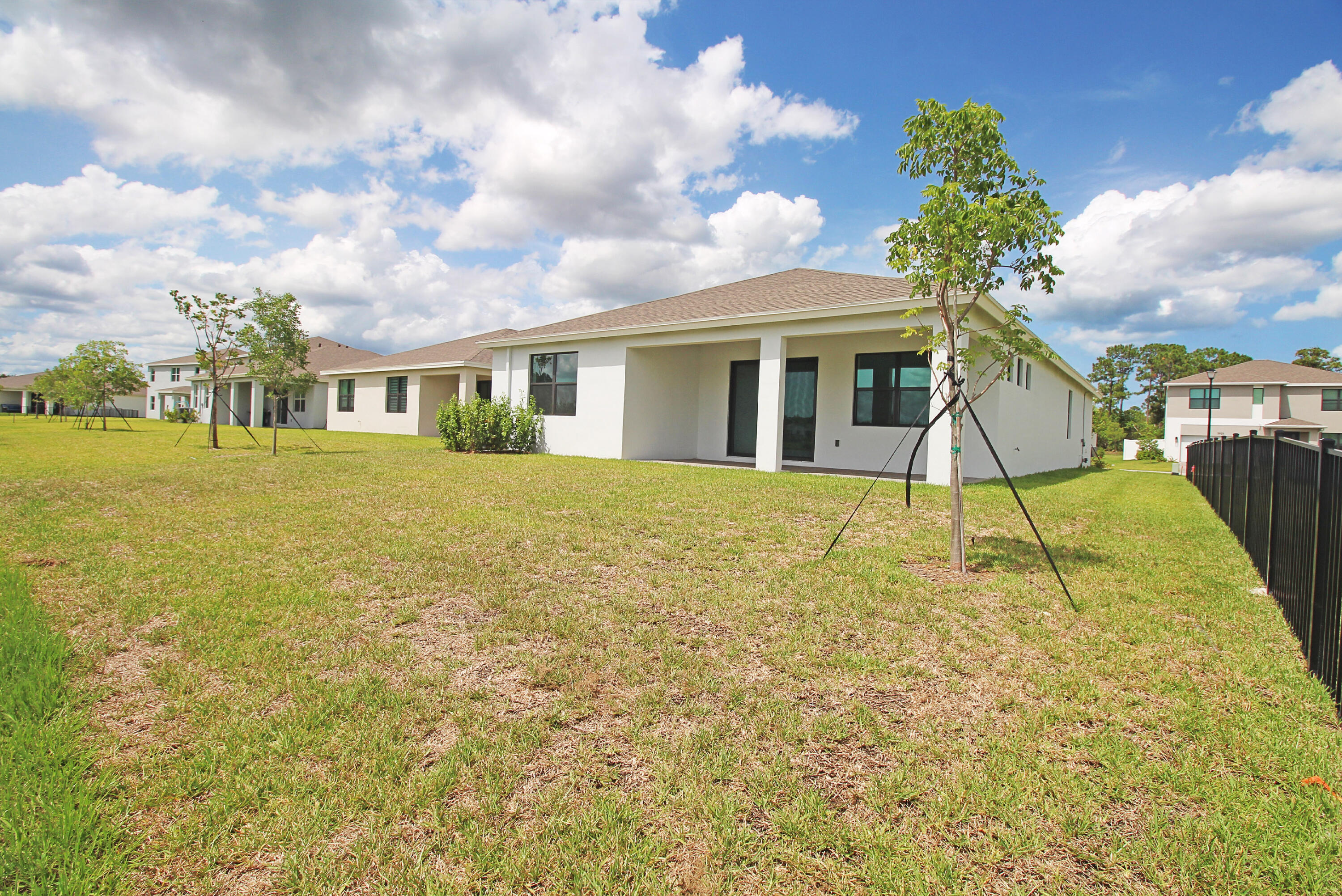 5929 Se Sky Blue Circle E Property Photo 28