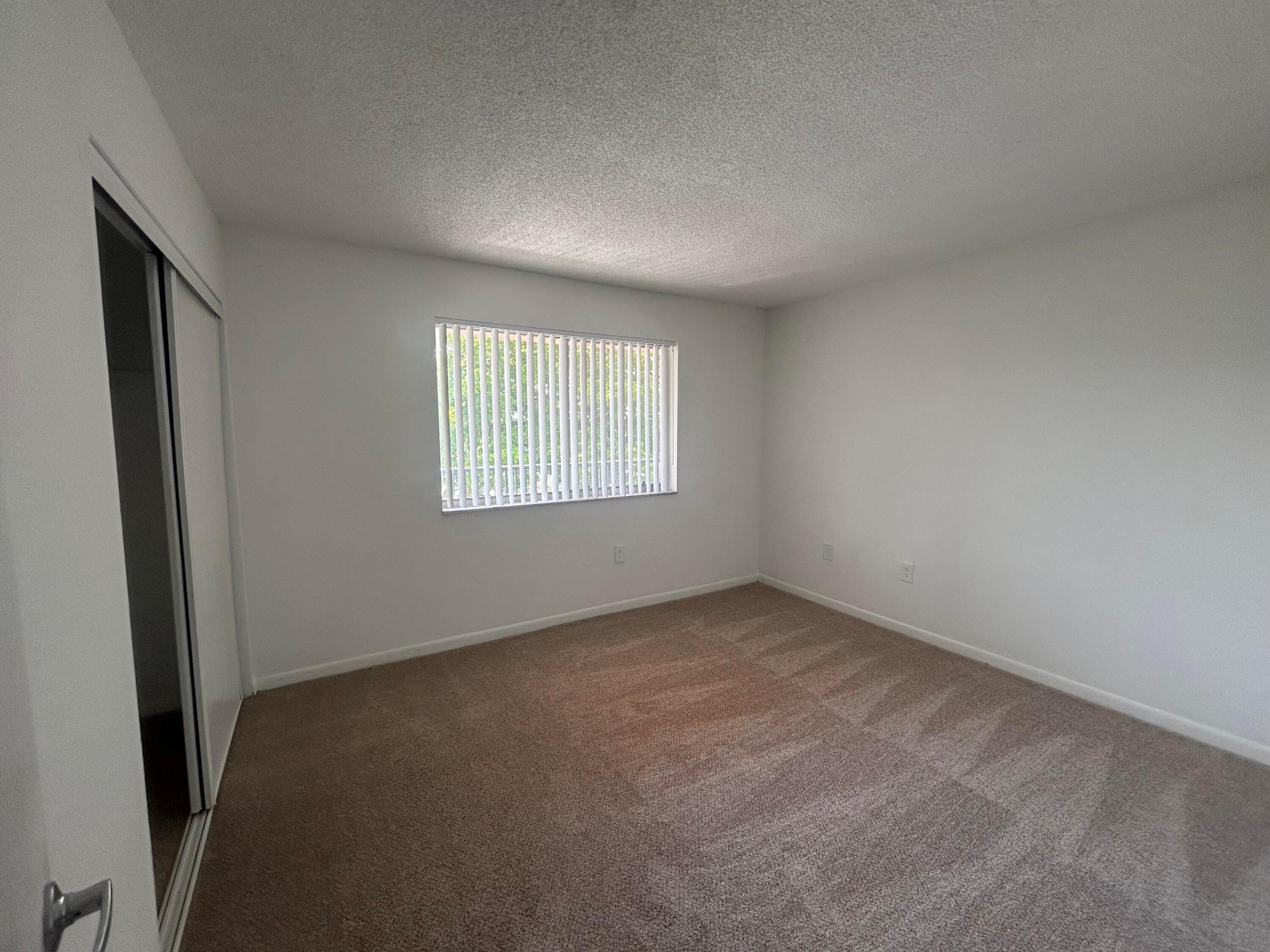 4108 N Pine Island Road Property Photo 9
