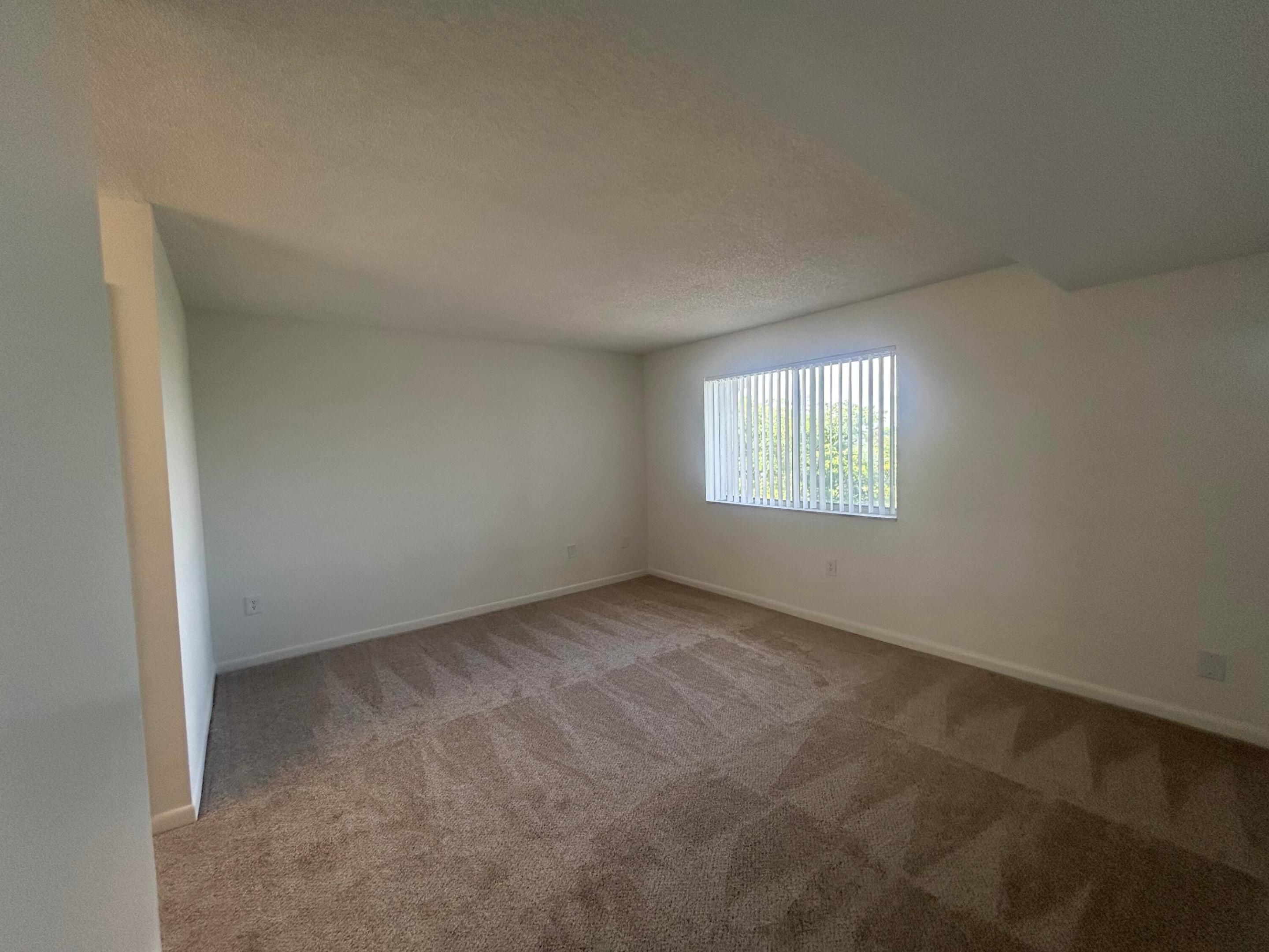 4108 N Pine Island Road Property Photo 11