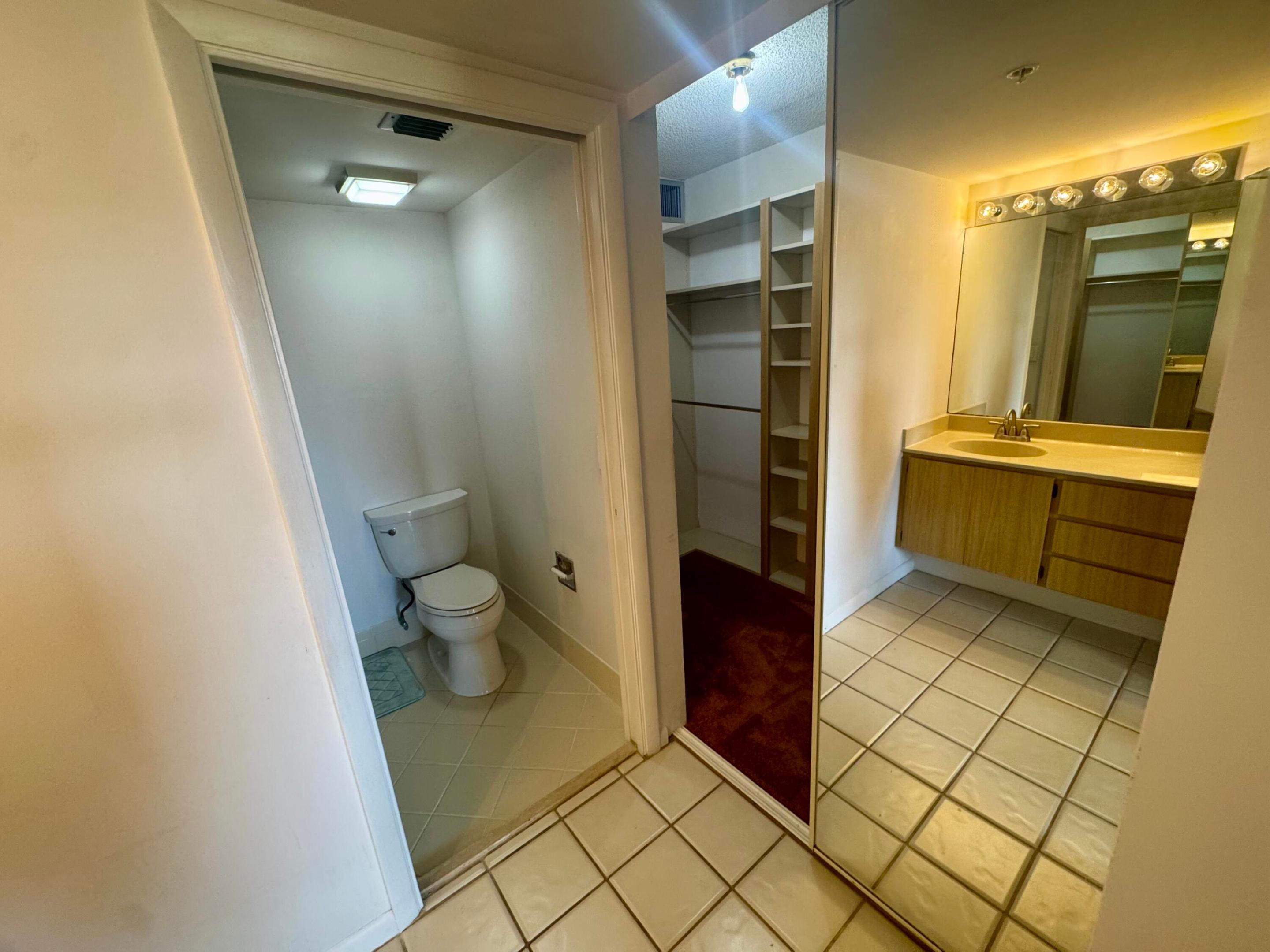 601 Seafarer Circle 405 Property Photo 15