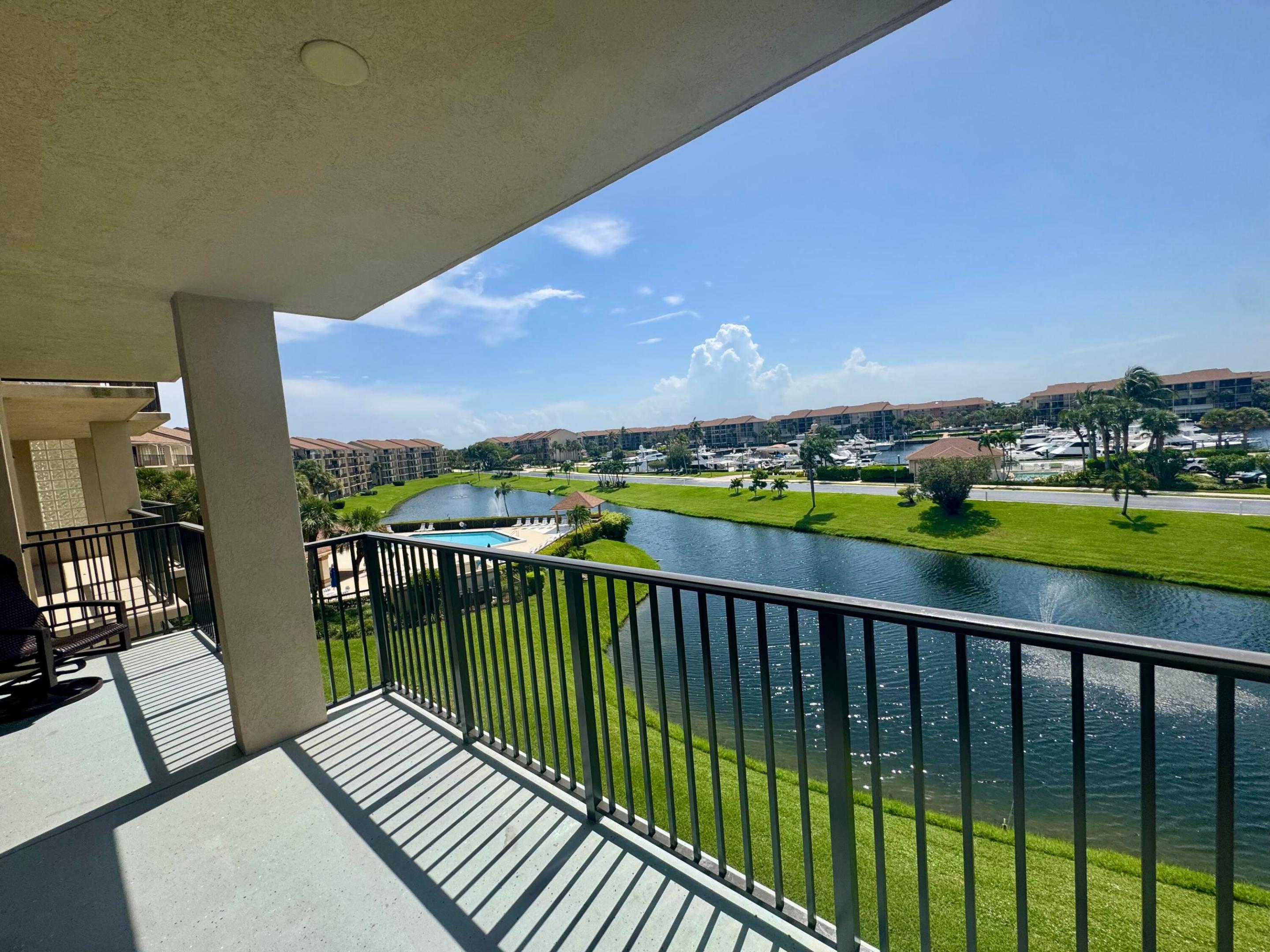 601 Seafarer Circle 405 Property Photo 31