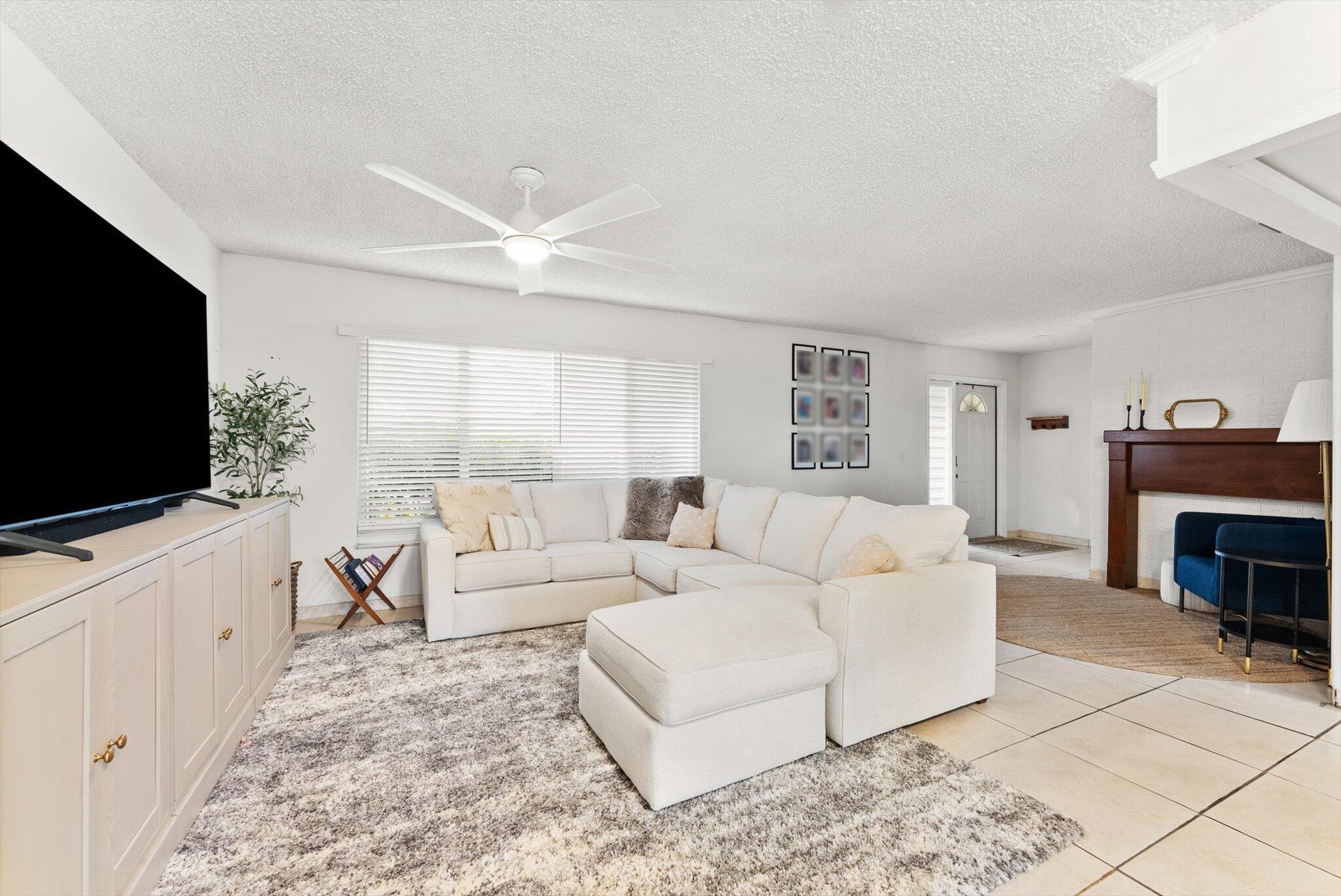 10661 Nw 27th Court Property Photo 14