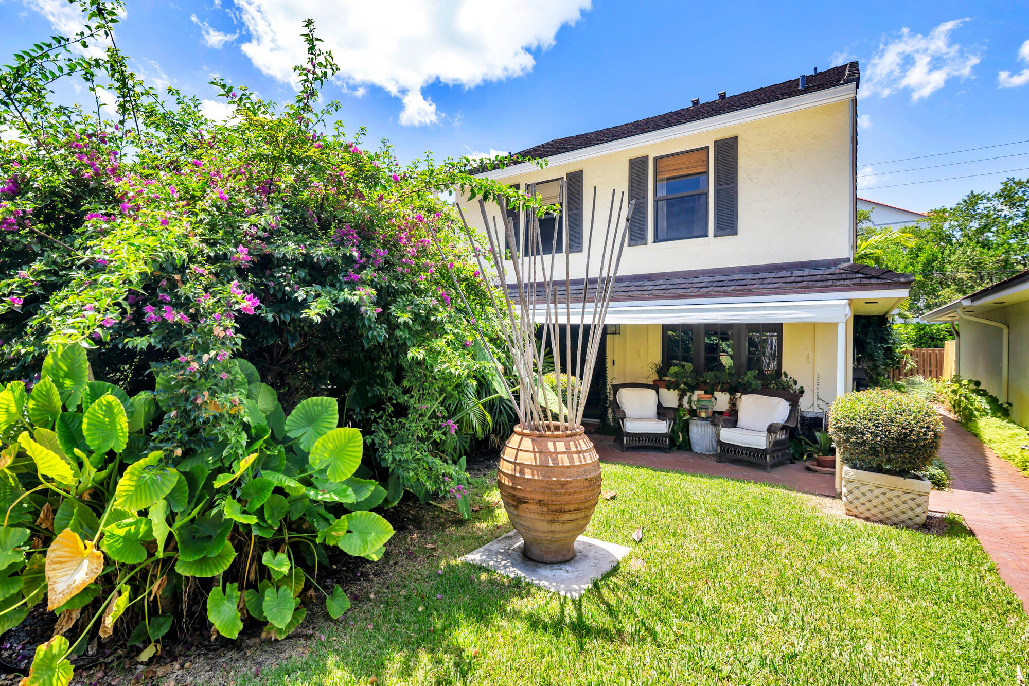 11290 Glen Oaks Court Property Photo 1