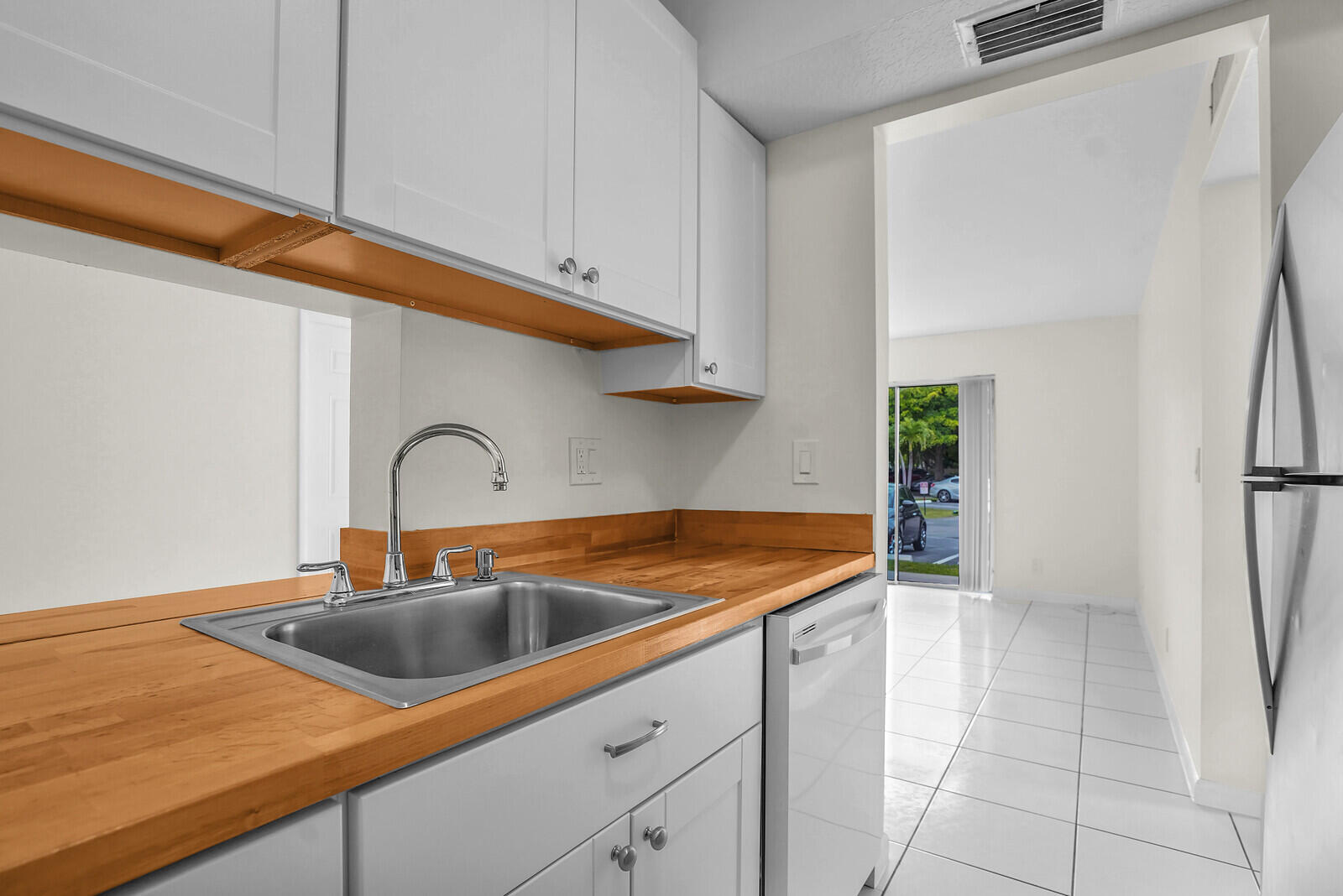 1854 Abbey Road 101 Property Photo 11