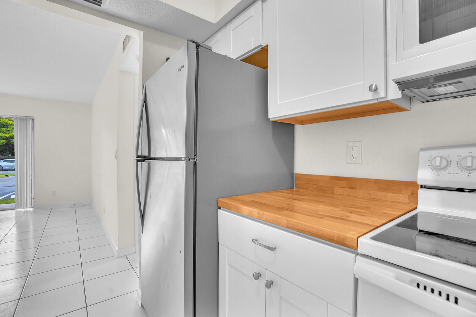 1854 Abbey Road 101 Property Photo 12