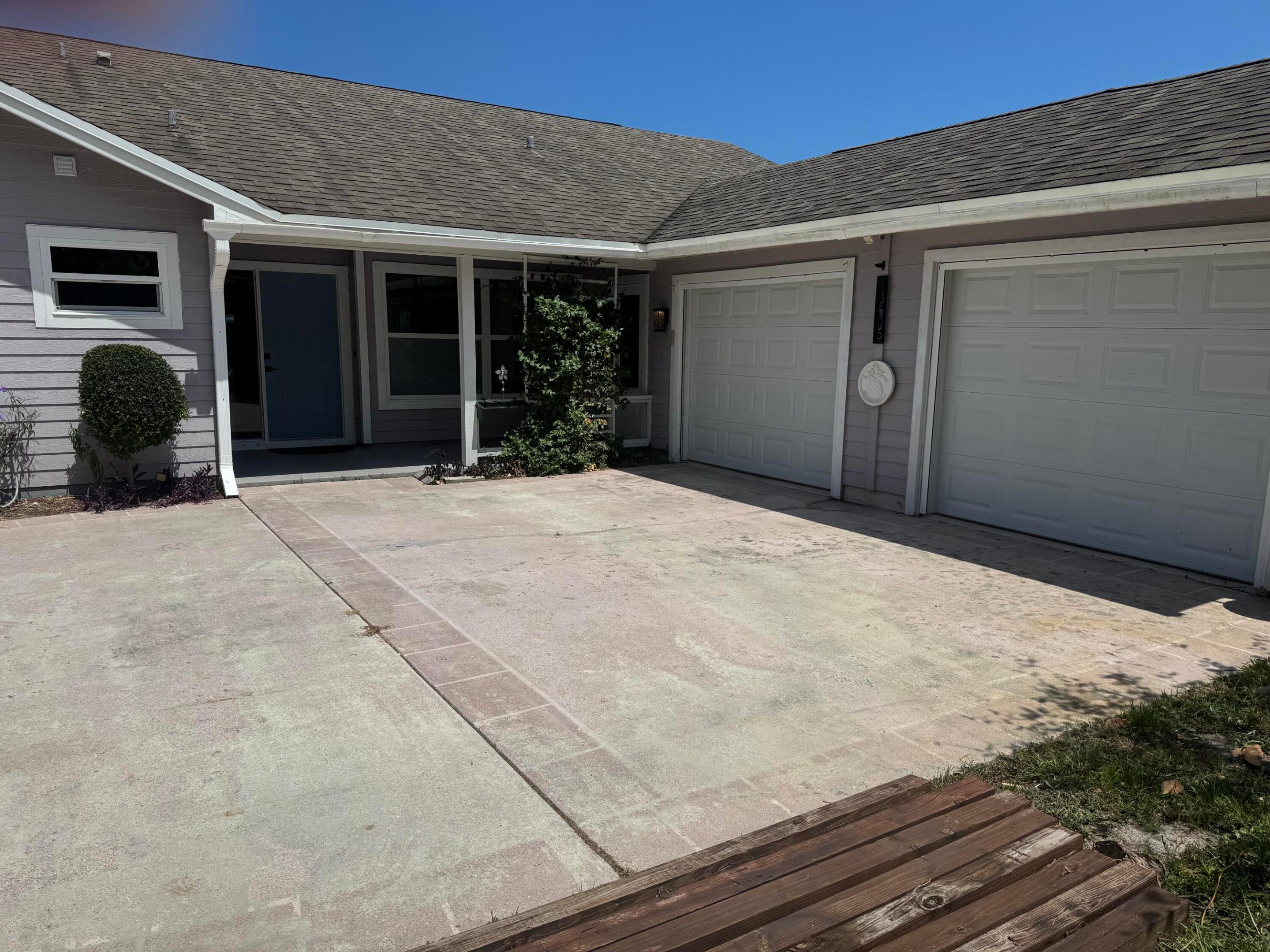 13605 S Indian River Drive Property Photo 2