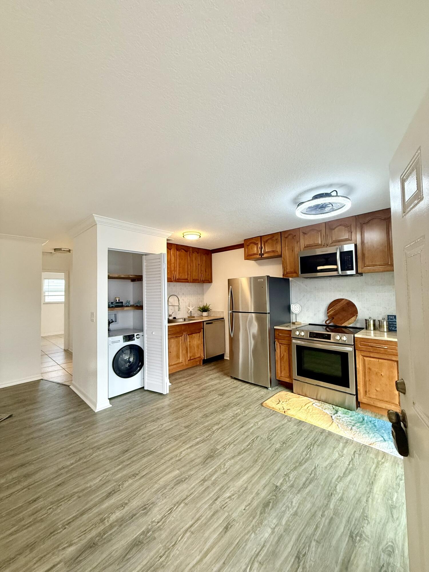 436 Auburn 203 Property Photo 3