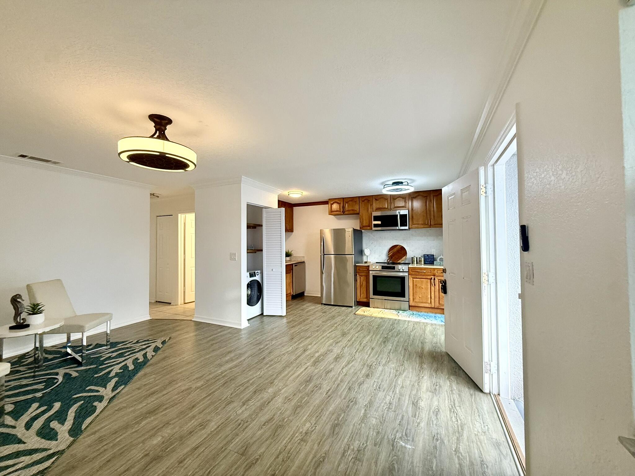 436 Auburn 203 Property Photo 9