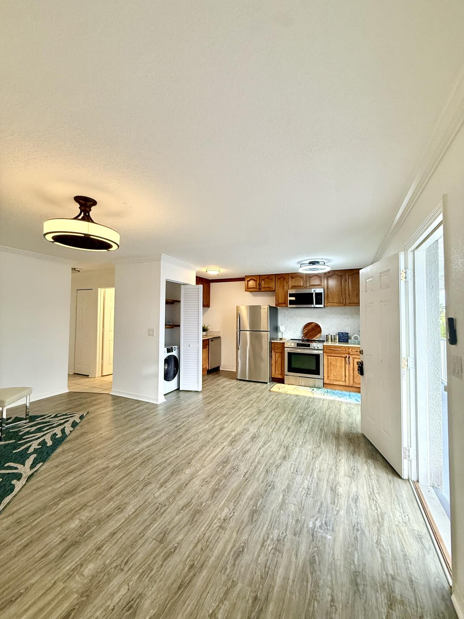 436 Auburn 203 Property Photo 11