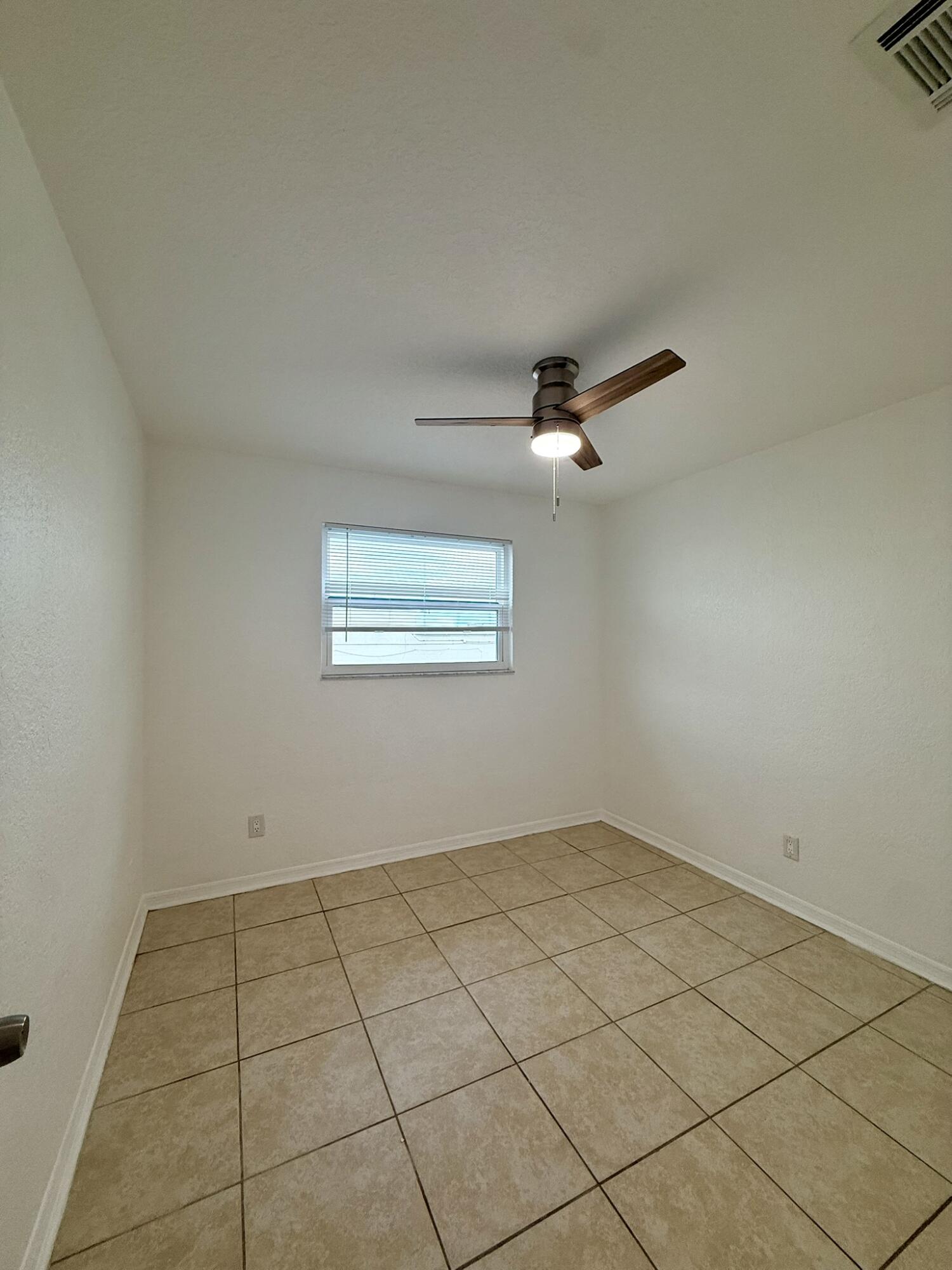436 Auburn 203 Property Photo 14